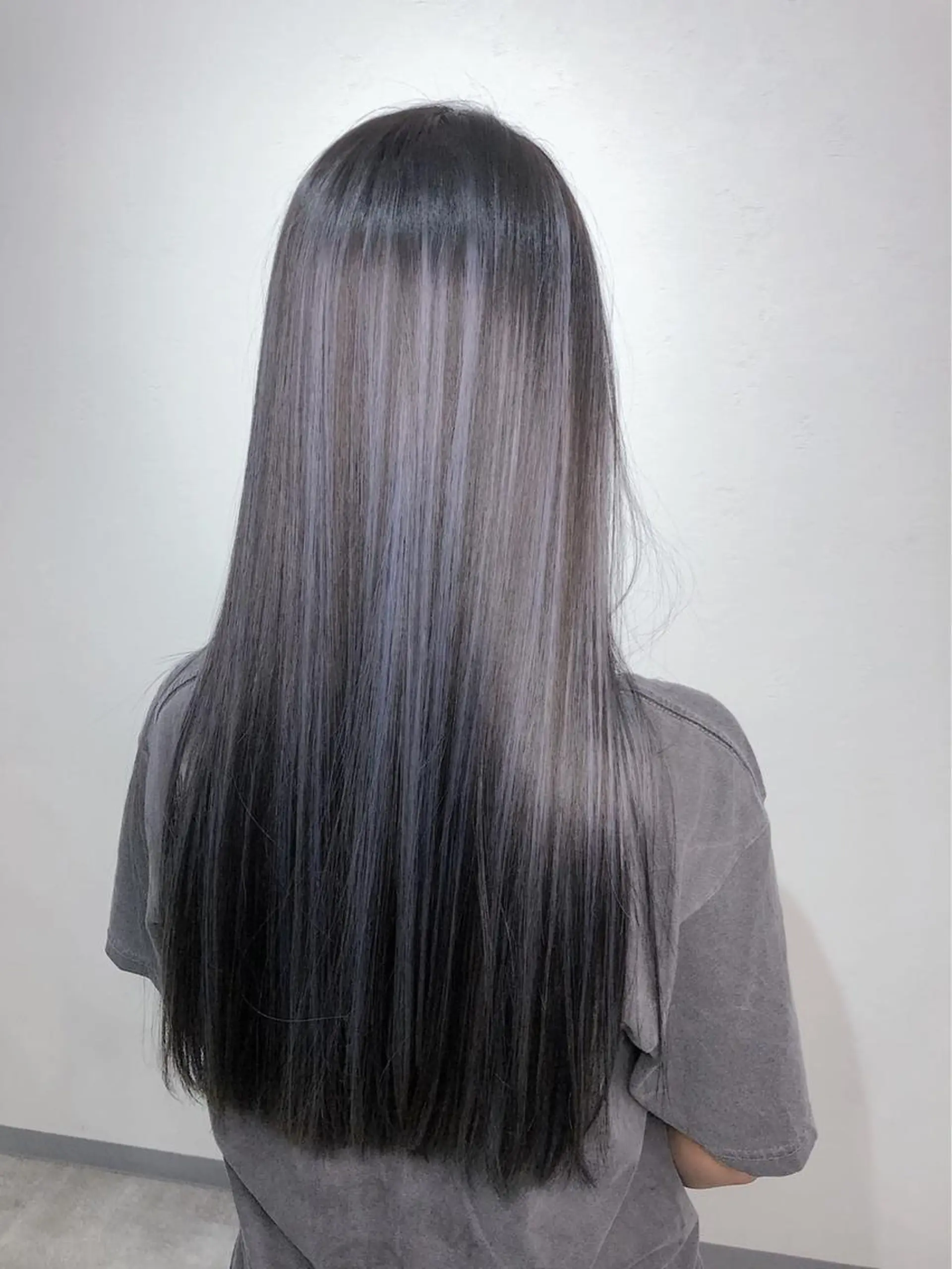 ロング カラー _WHITE 天神店のヘアスタイル