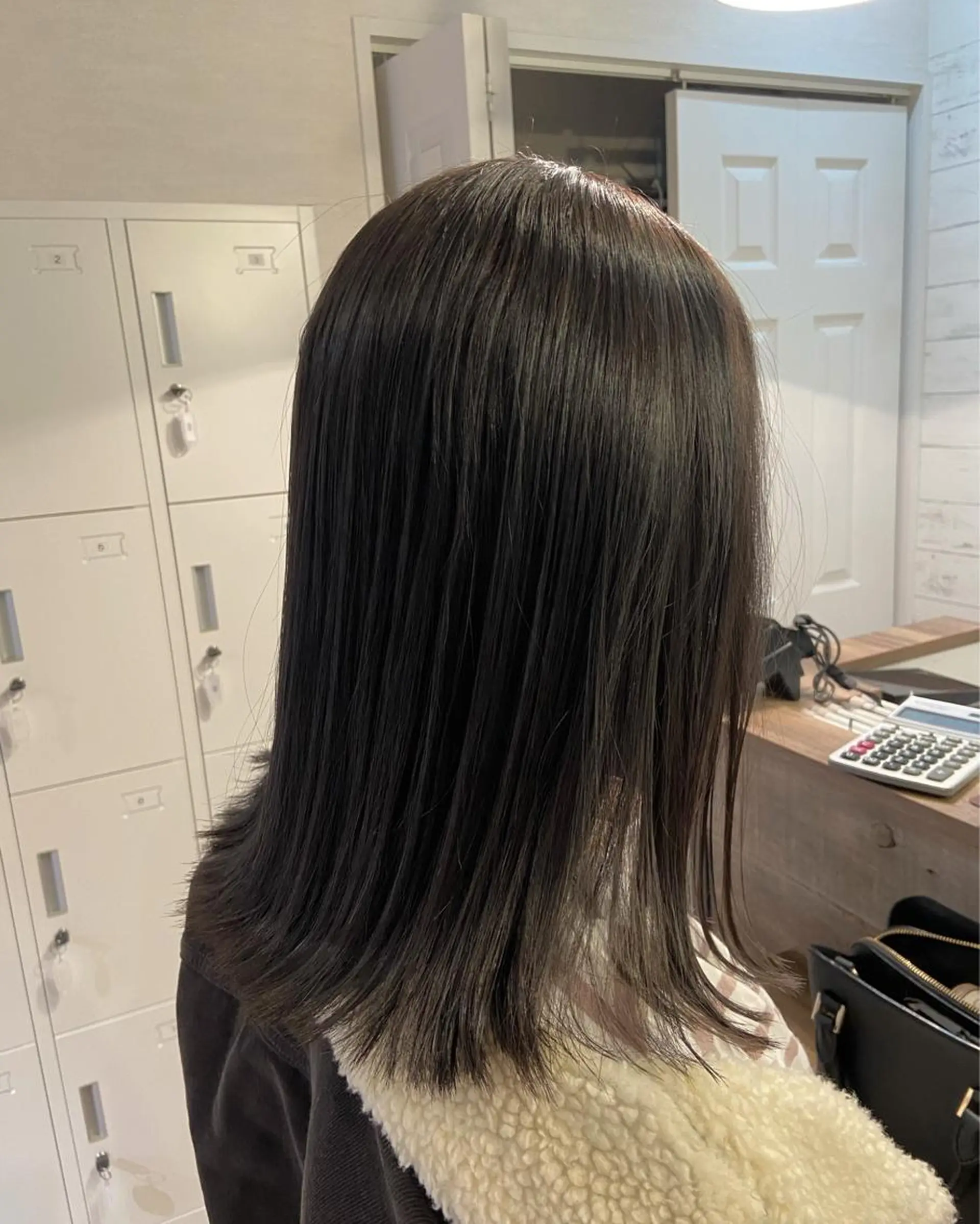 ミディアム カラー THETA東川口店所属・ハラダ ヒナミのヘアスタイル
