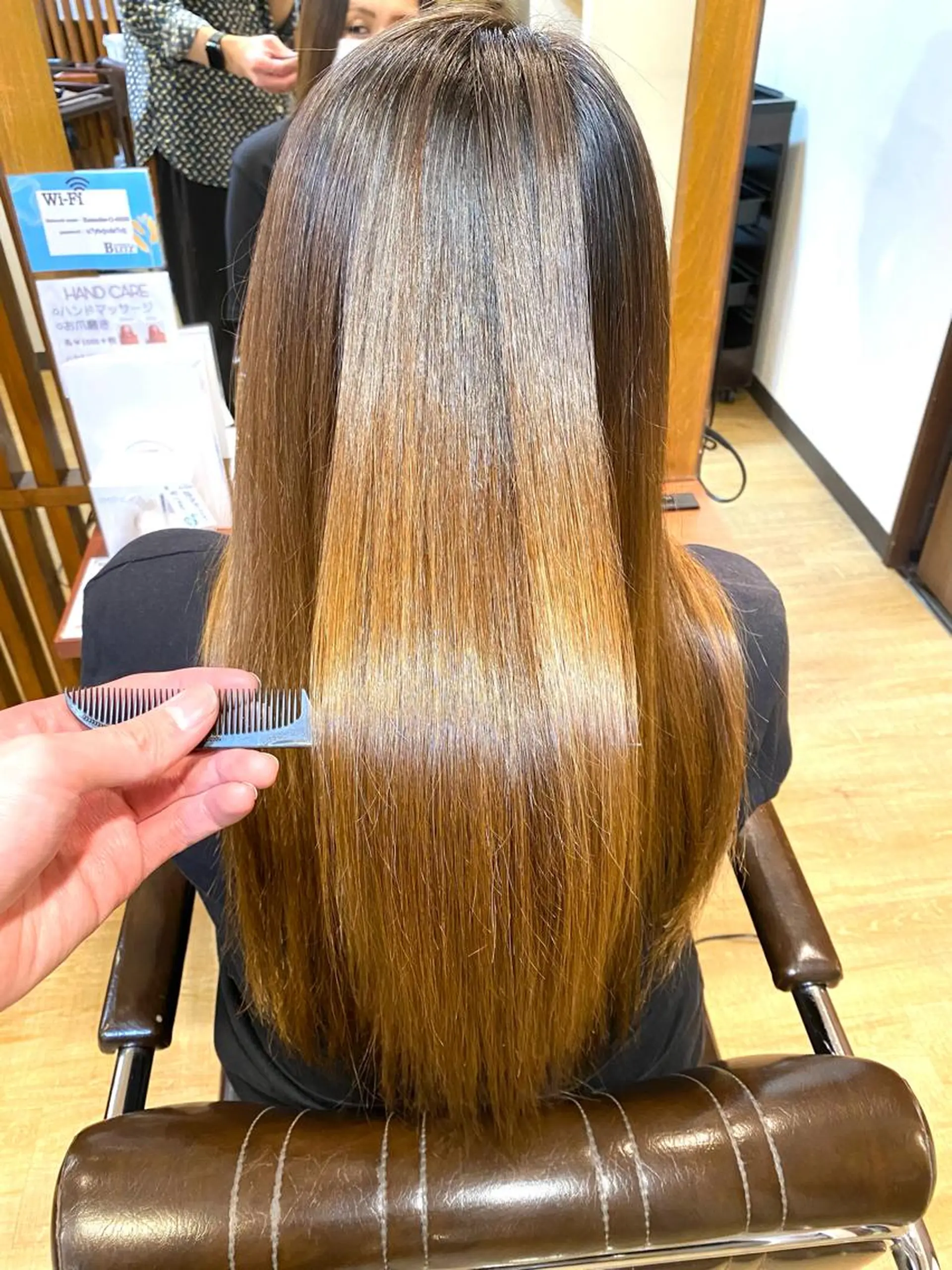 ロング パーマ 酸性ストレート ストレートパーマ コントラスト バレイヤージュ志鎌のヘアスタイル