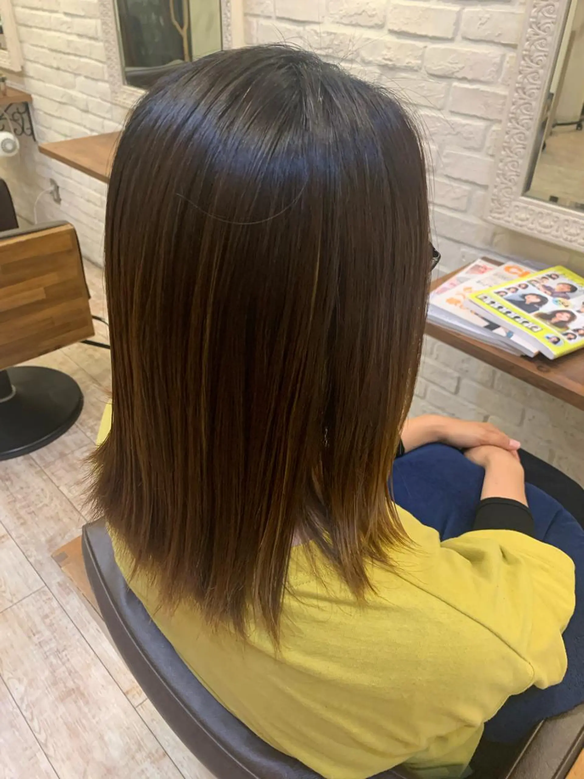 セミロング 飯塚 沙衣のヘアスタイル