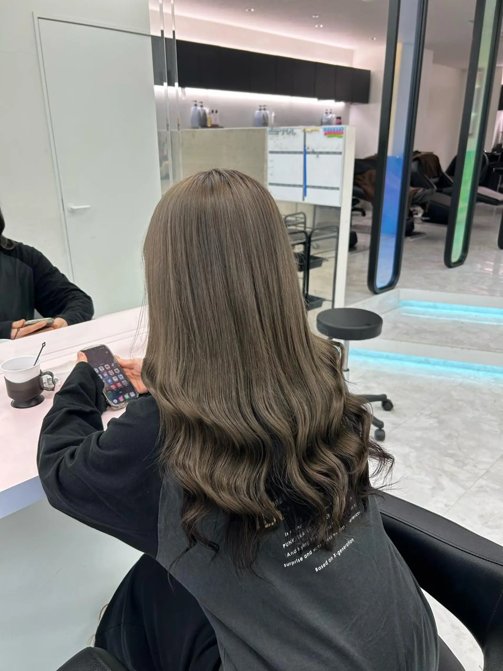 ロング カラー 💗爆美女製造機💗 ハイトーン-髪質改善のヘアスタイル