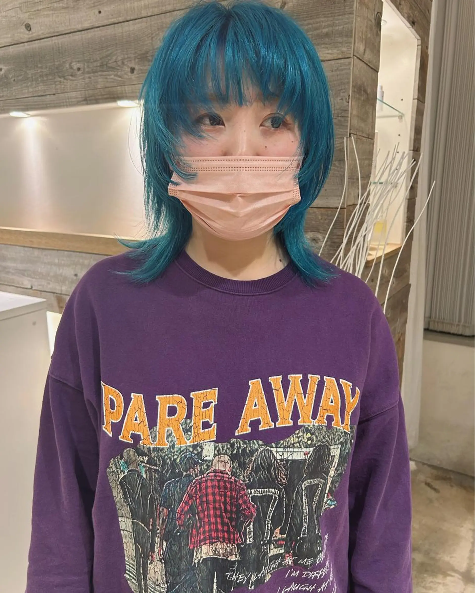 ミディアム カラー ブルーカラー ウルフカット カット ヘアカラー トリートメント Loom.所属・村上雅人 ナチュラルモードのヘアスタイル