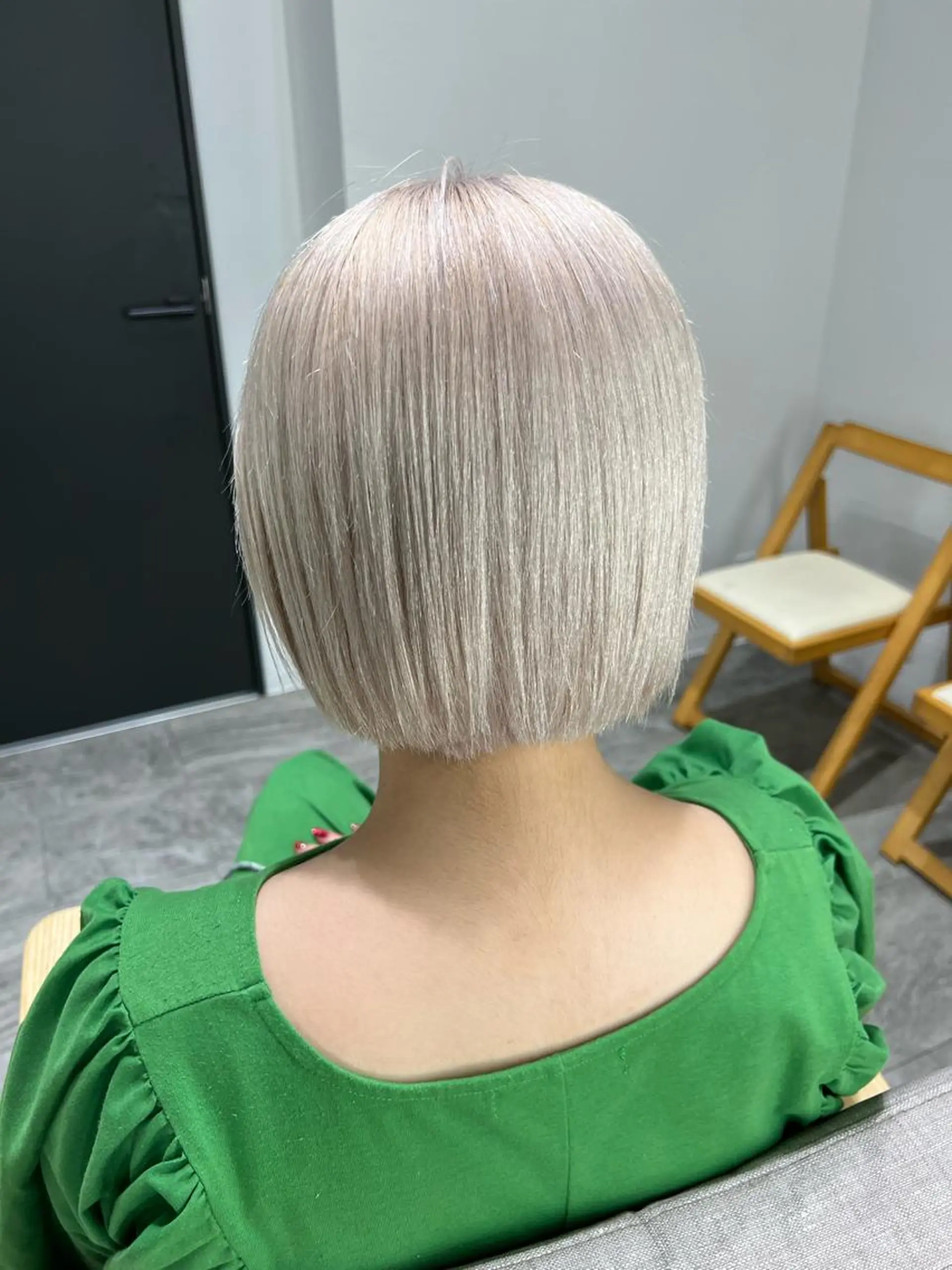 ショート カラー ベージュカラー ブリーチ ダブルカラー ハイライトカラー インナーカラー salowin神戸三宮suite所属・工藤 貫多のヘアスタイル