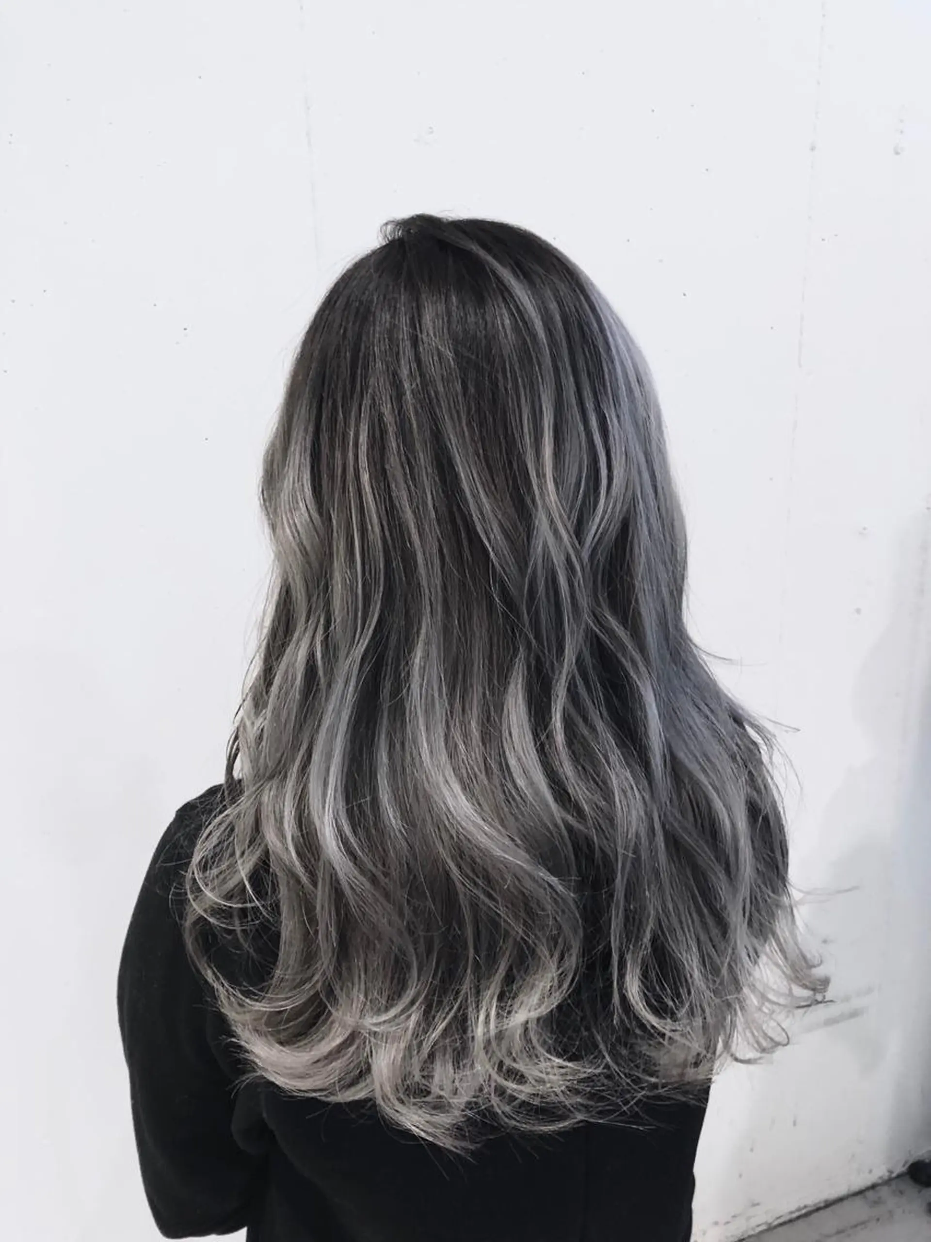 セミロング カラー パーマ ヘアアレンジ バレイヤージュ ブリーチ グラデーションカラー グレージュ ハイライトカラー 【ツヤ髪美容師】 ツダケイスケのヘアスタイル