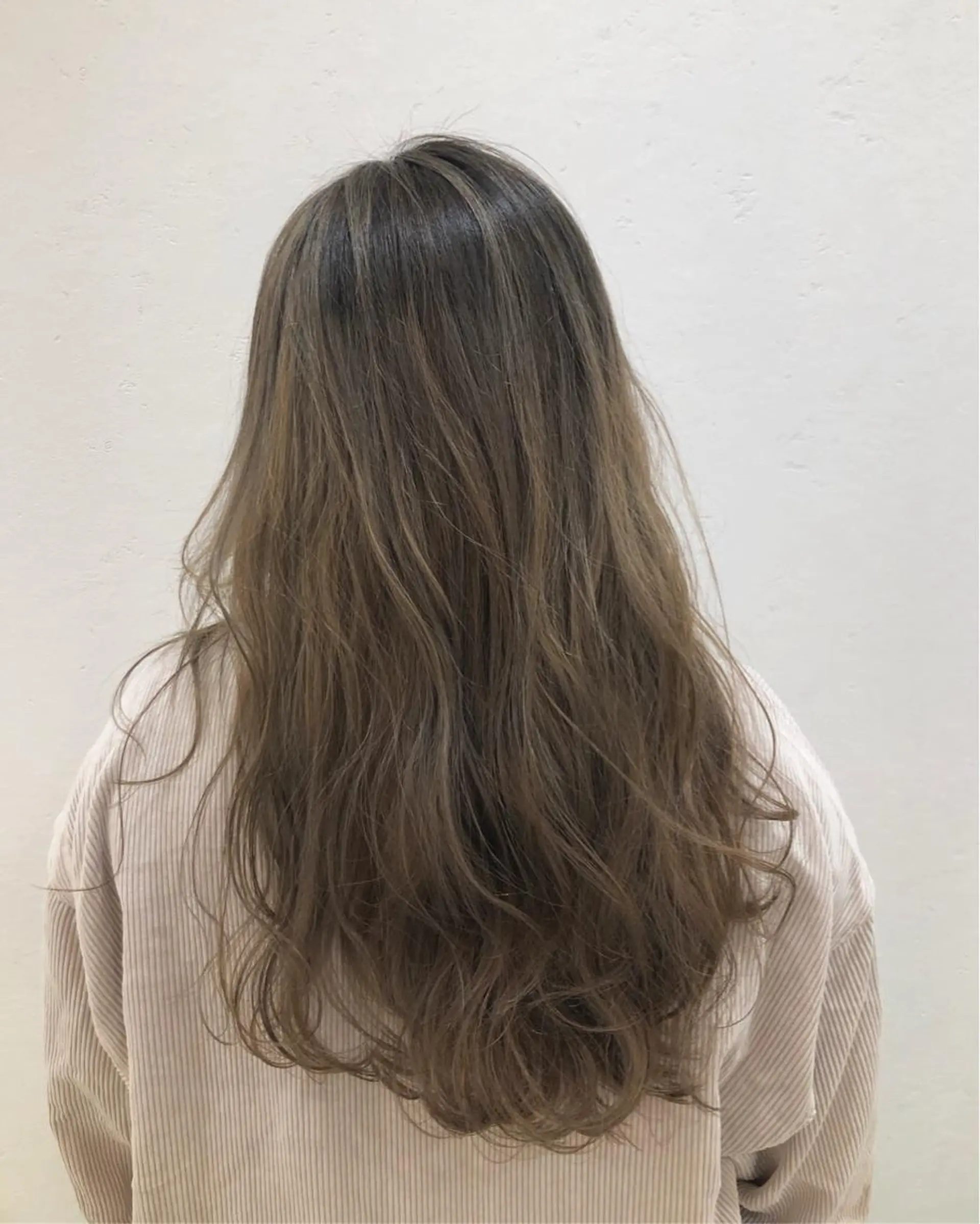 ロング カラー 透け感カラー🫧 加納トモヒロのヘアスタイル