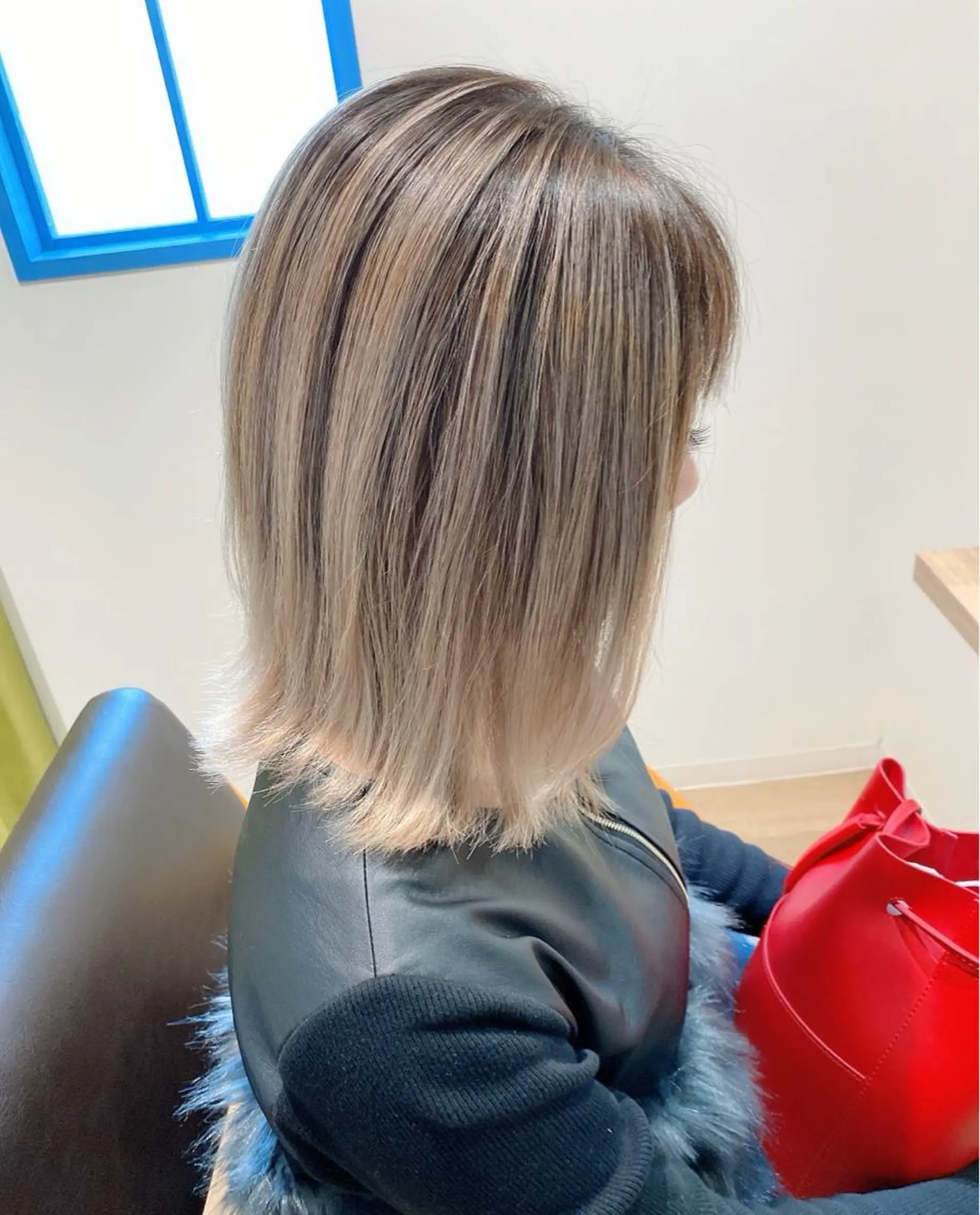 ミディアム カラー バレイヤージュ ボブ レイヤーカット 森本 笑のヘアスタイル