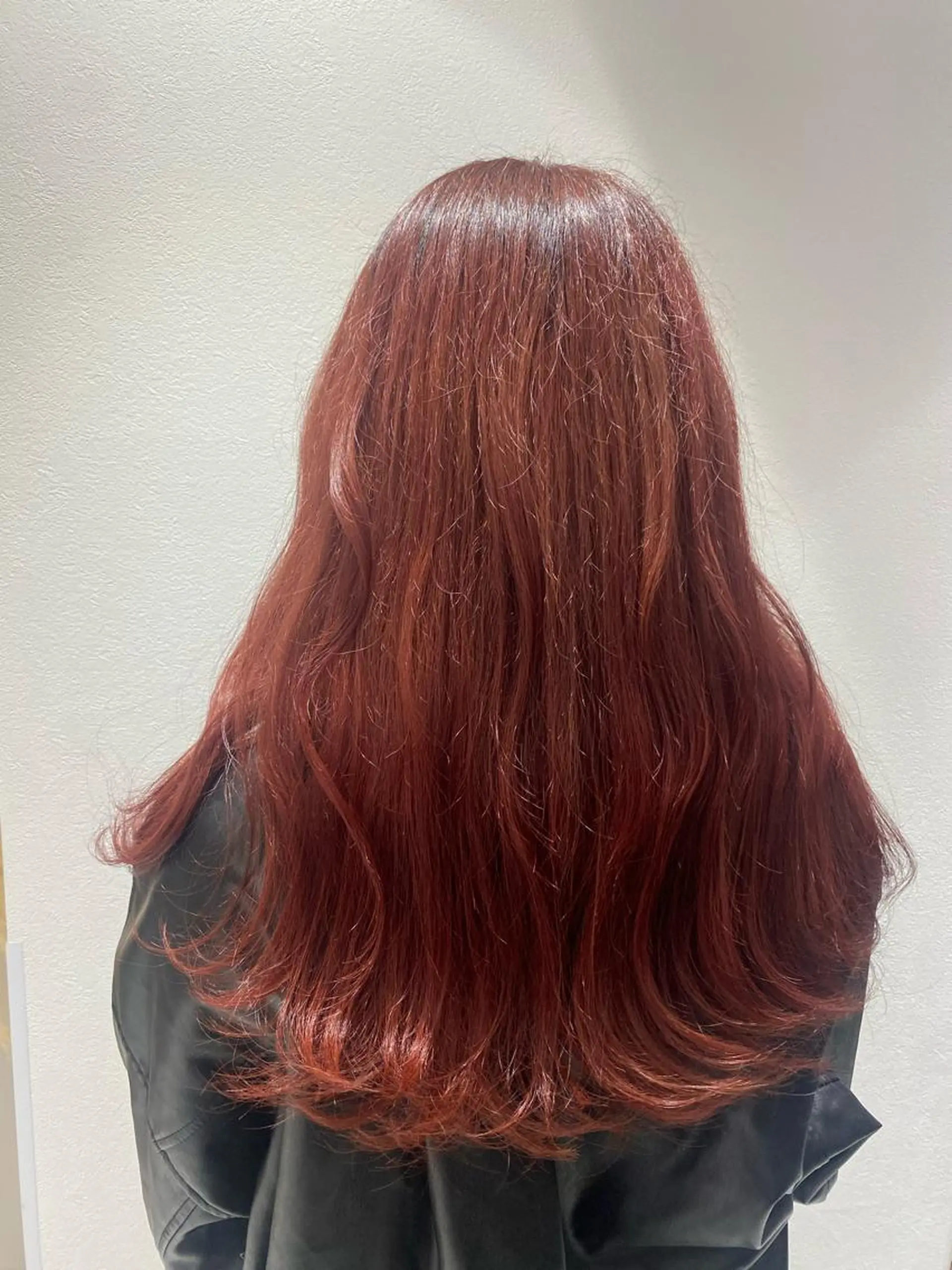 ロング カラー レッドカラー 🕯コバ/レイヤー/ 透明感/縮毛🕯のヘアスタイル