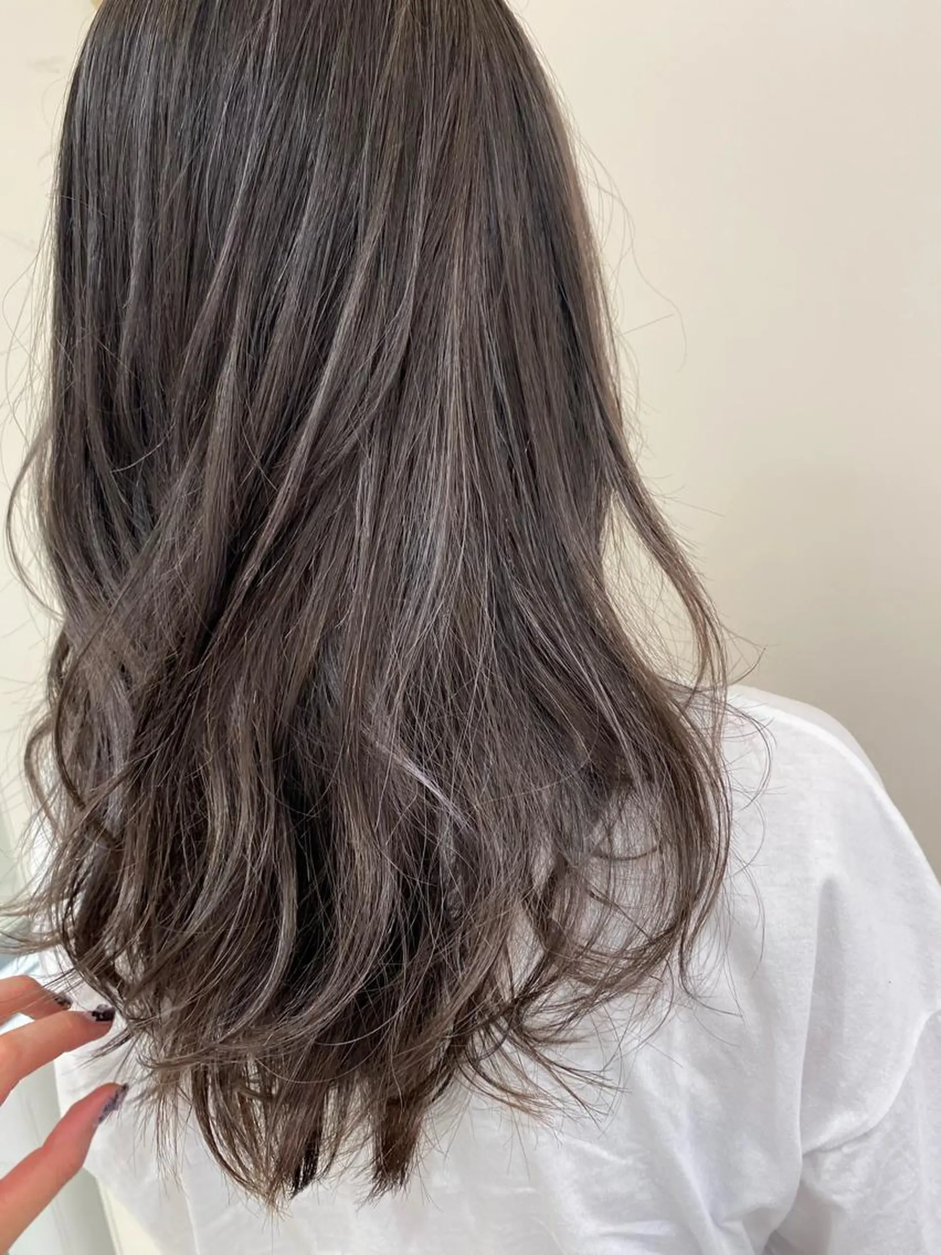 ロング カラー カット ヘアカラー トリートメント プレイングカラー🤍 細めハイライトのヘアスタイル