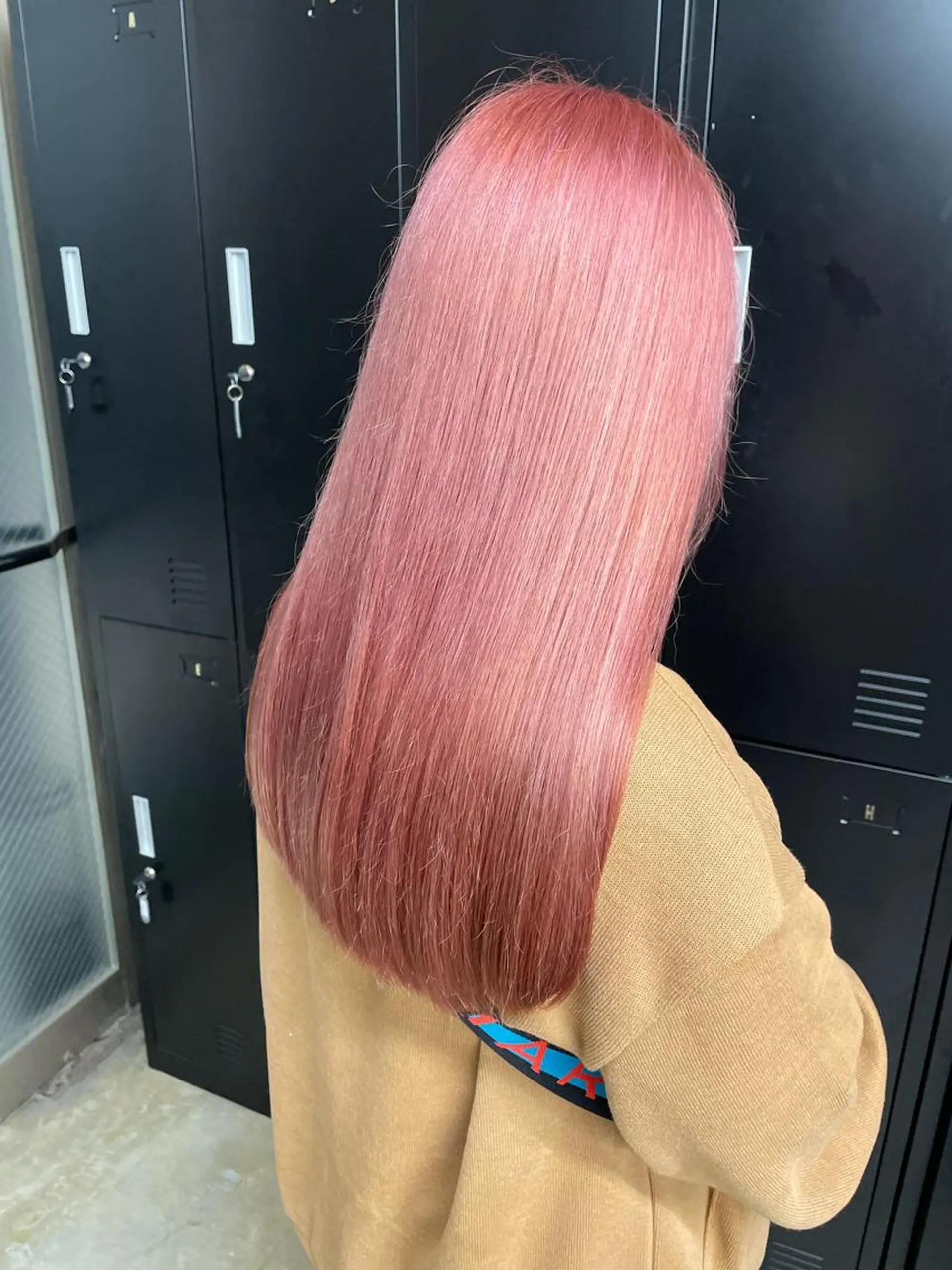 ロング カラー ブリーチ 透明感カラー ハイトーンカラー ピンクカラー カット ヘアカラー 韓国風レイヤー ハイトーンRYOTAのヘアスタイル