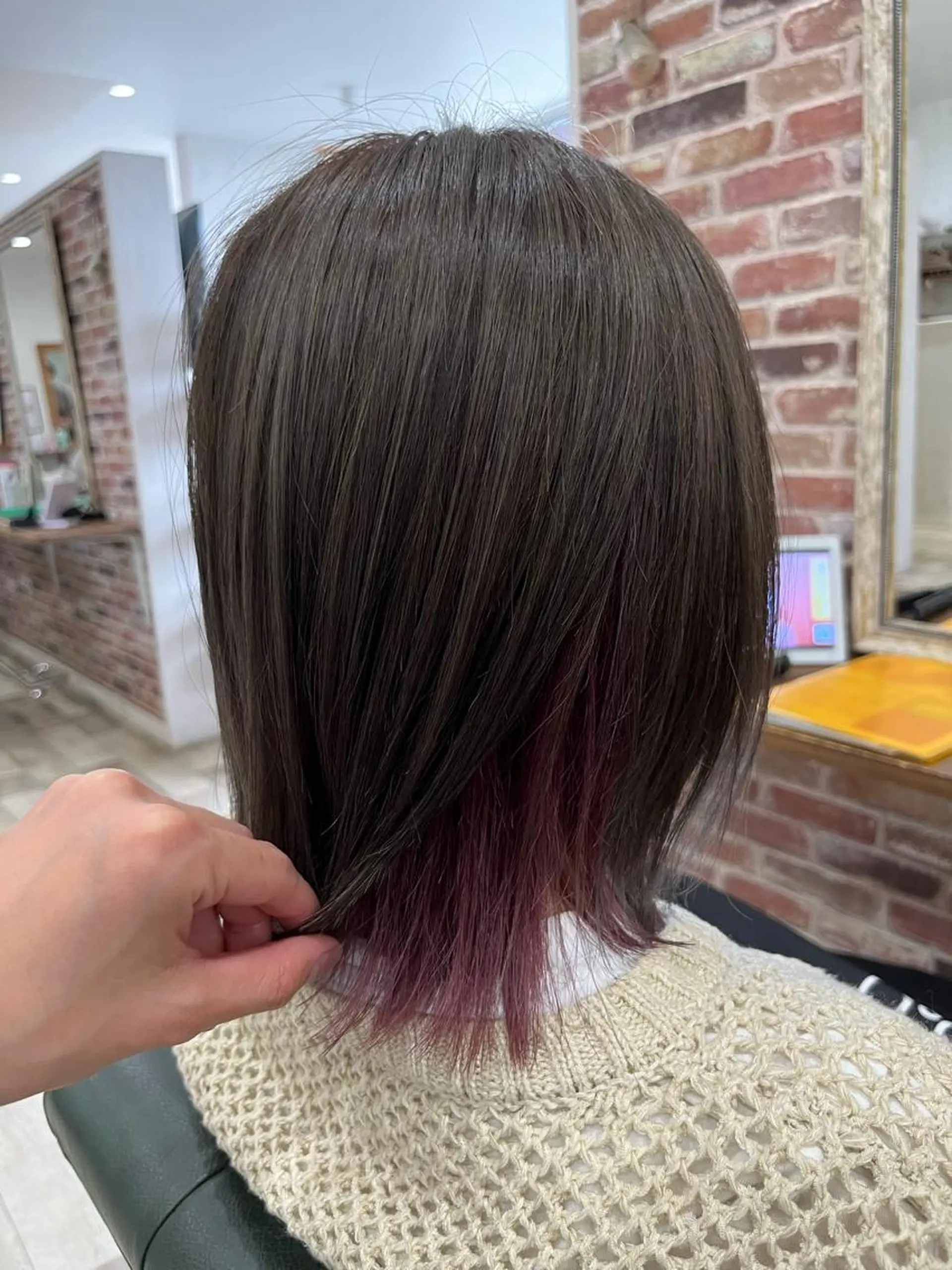 ミディアム ヘアデザインデコ所属・岩坂 美苗のヘアスタイル