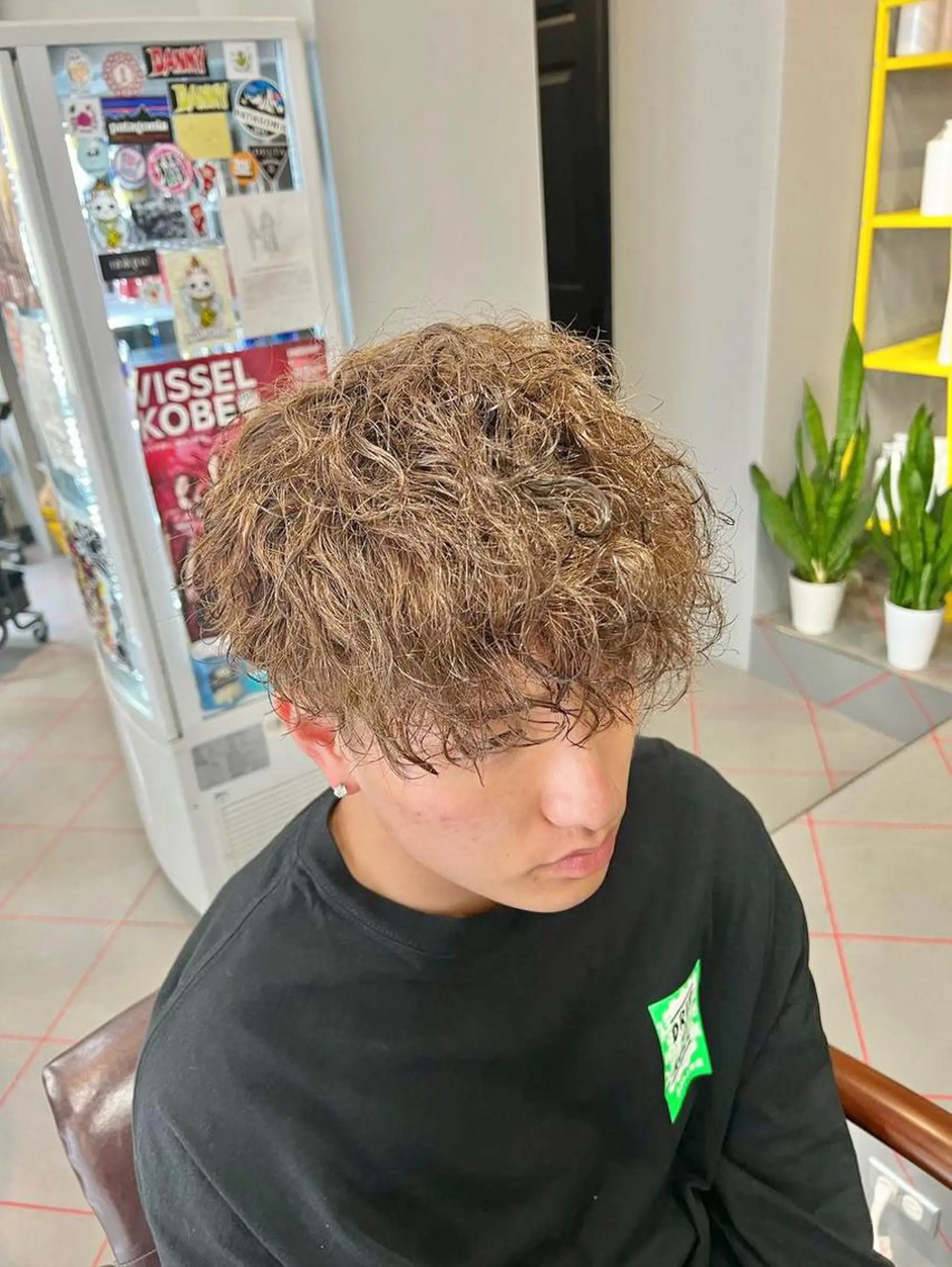ショート パーマ メンズ メンズパーマ 波巻きパーマ メンズサロン　アソビ所属・【扱いやすいパーマ】 眞鍋拓己のヘアスタイル