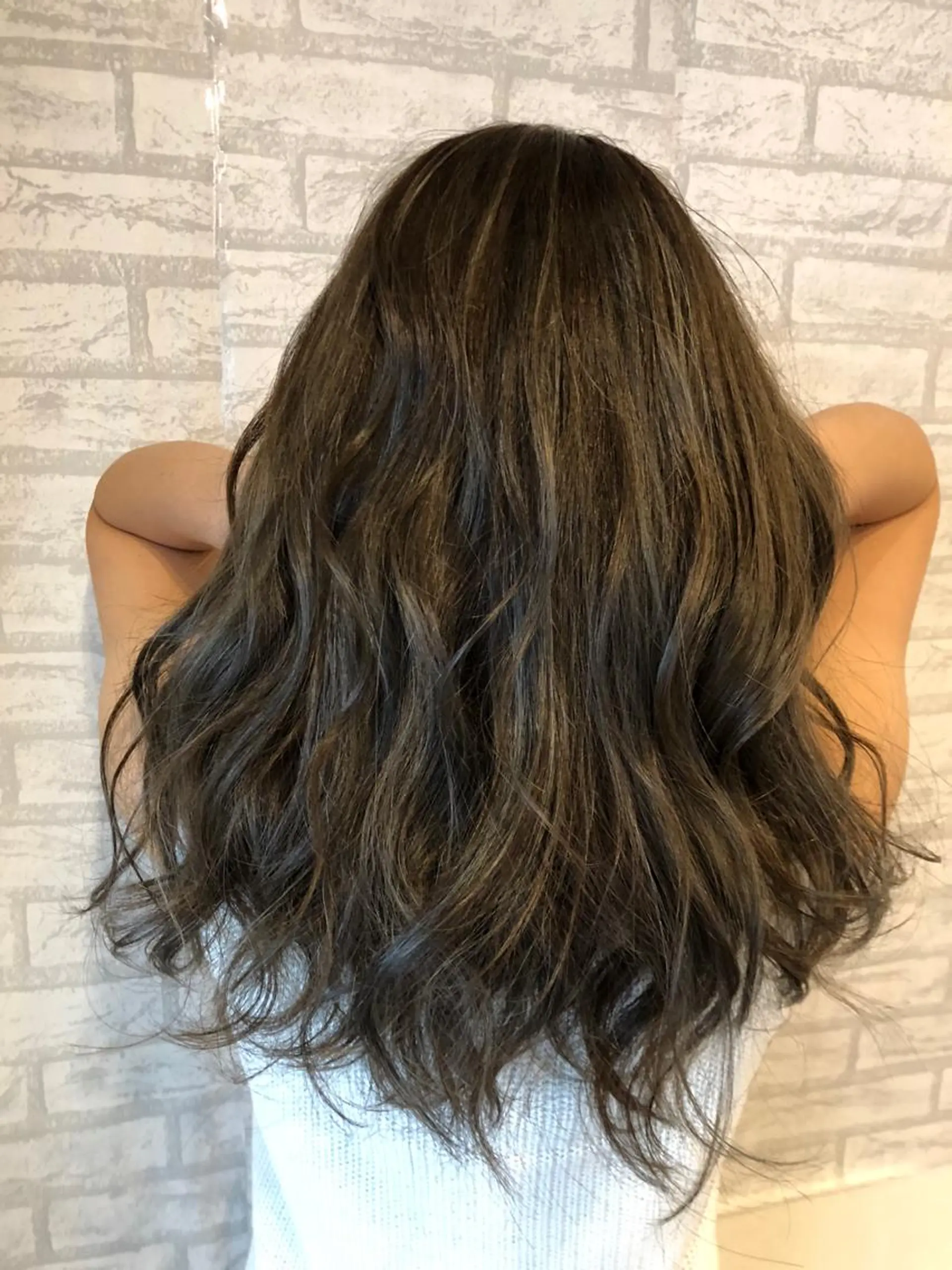 セミロング カラー アディクシーカラー グレージュ ハイライトカラー カーキグレージュ ハイライト カット ヘアカラー トリートメント JIL BLAN 京都のヘアスタイル