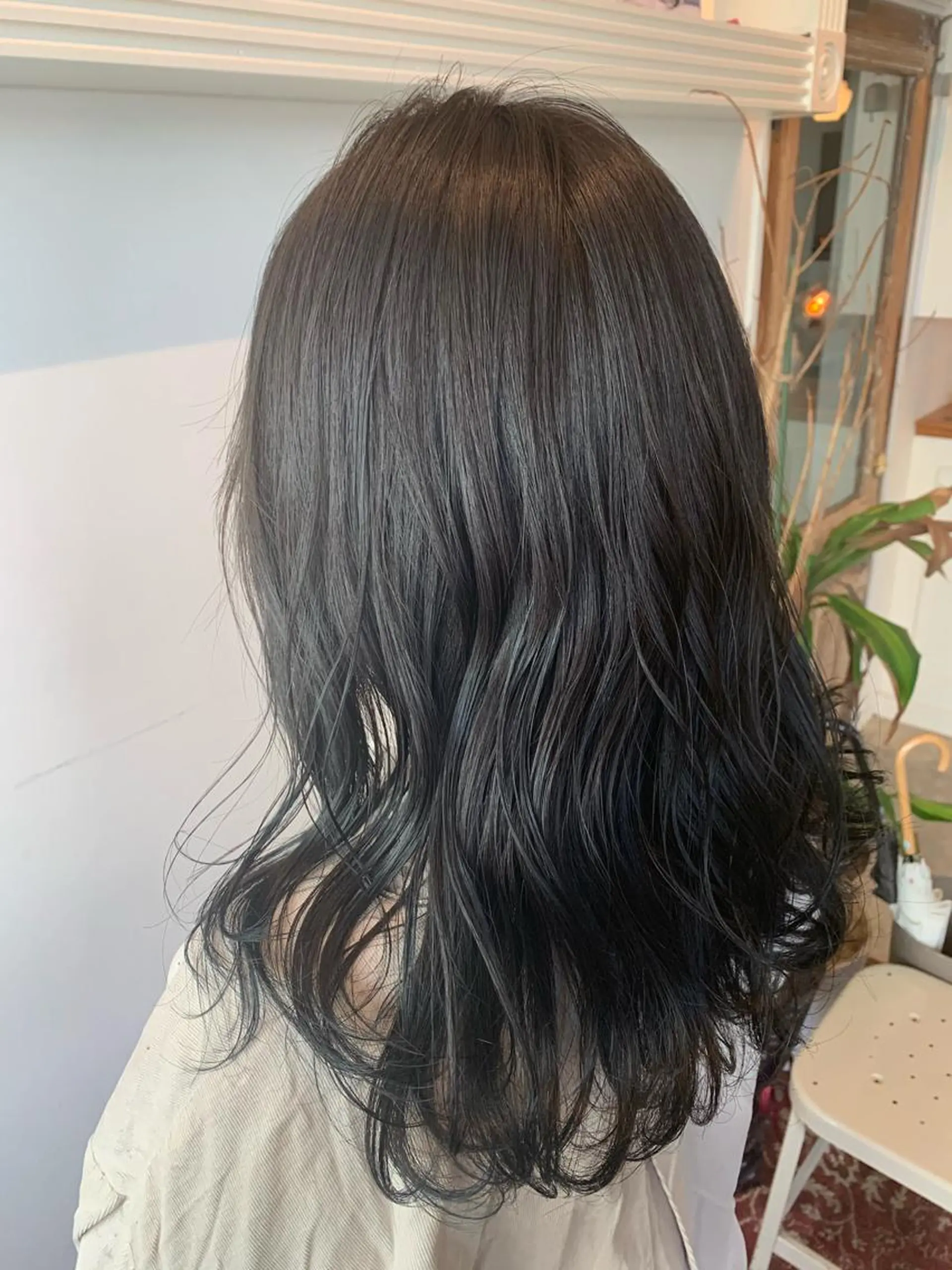 セミロング カラー ヘアアレンジ ラベンダーカラー カット ヘアカラー トリートメント 山崎 澪のヘアスタイル