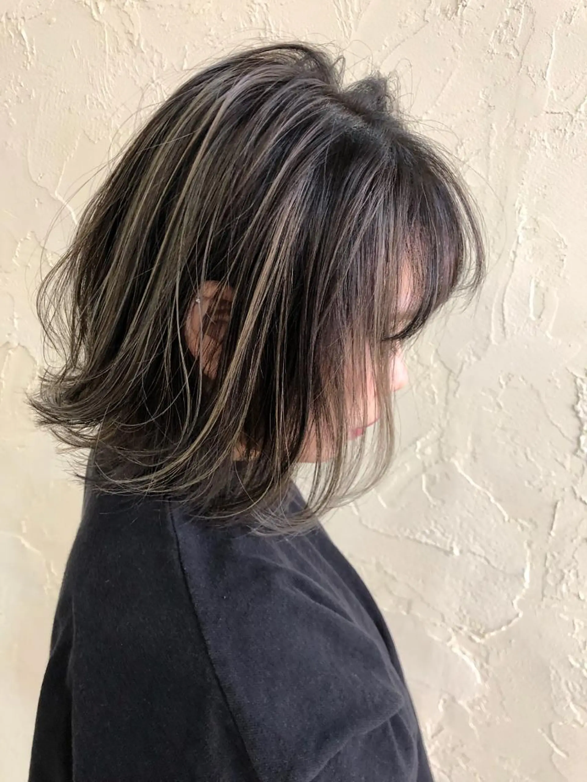 ミディアム ハイライト カット ヘアカラー 韓国レイヤー外国人風 透明感カラー髪質改善のヘアスタイル