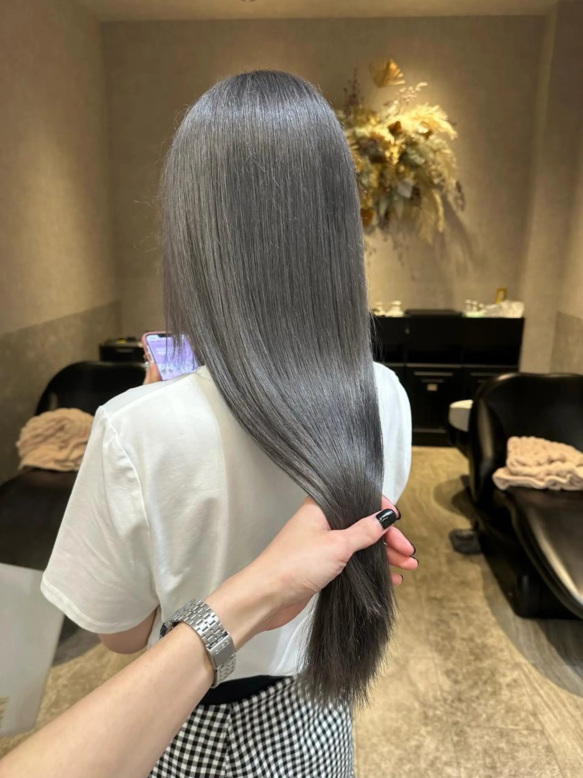 ロング カラー アッシュ アッシュグレー ブリーチ ヘアカラー トリートメント yuuto🌈 艶髪ダブルカラーのヘアスタイル