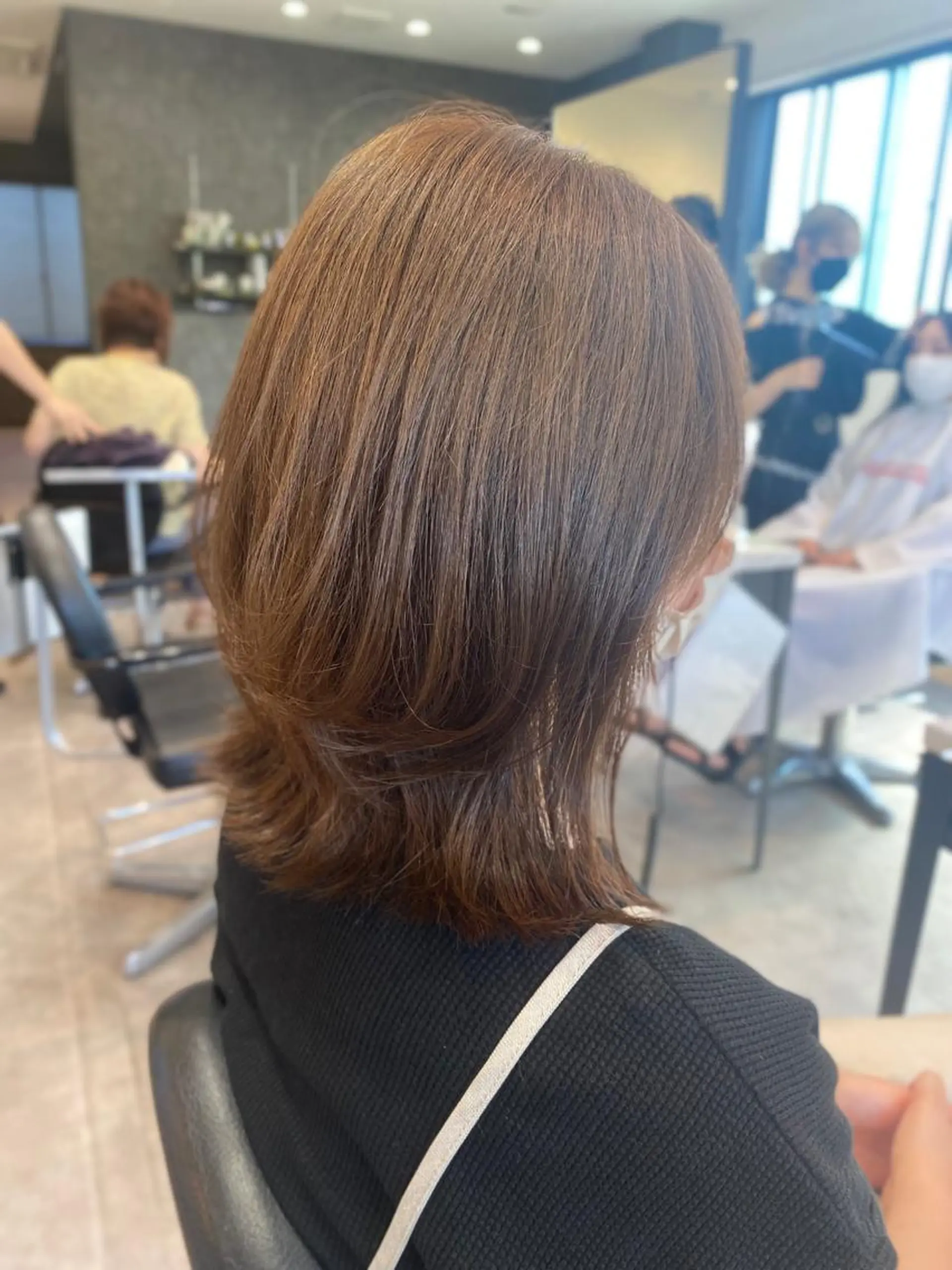 ミディアム ボブレイヤー ボブ レイヤーカット カット 矢部 萌深のヘアスタイル