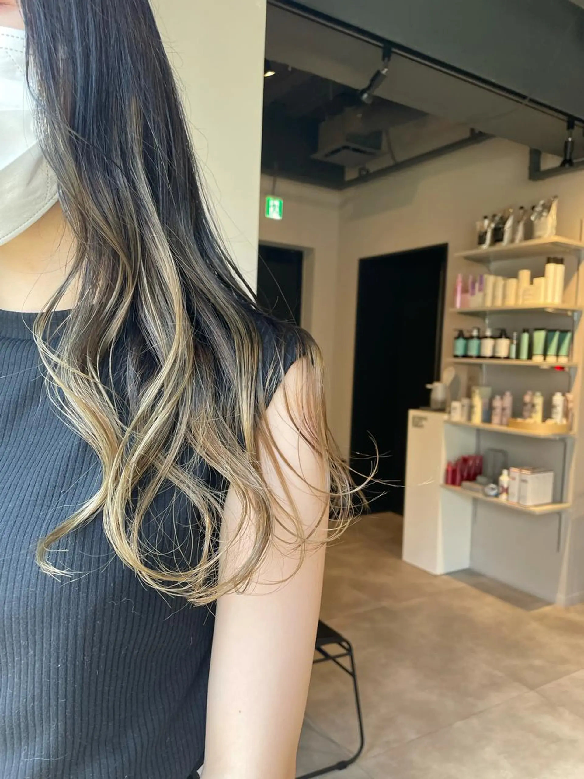 ミディアム カラー グラデーションカラー ハイライトカラー ハイライト ヘアカラー トリートメント ブリーチ👩‍🦳/ ‪✂︎MANAMIのヘアスタイル