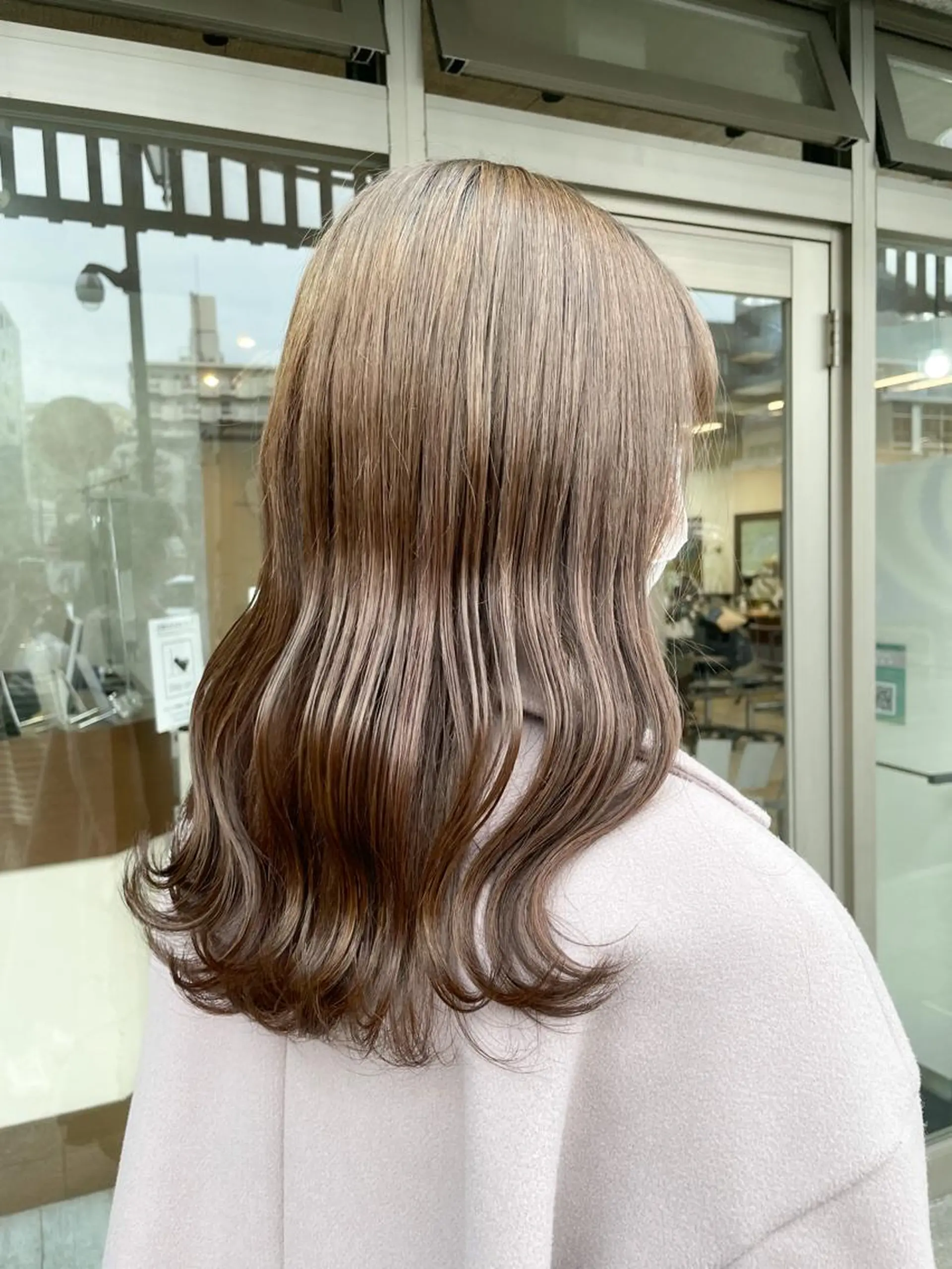 セミロング カラー ベージュカラー 透明感カラー グレージュ イワタ マハ/ minim hairのヘアスタイル