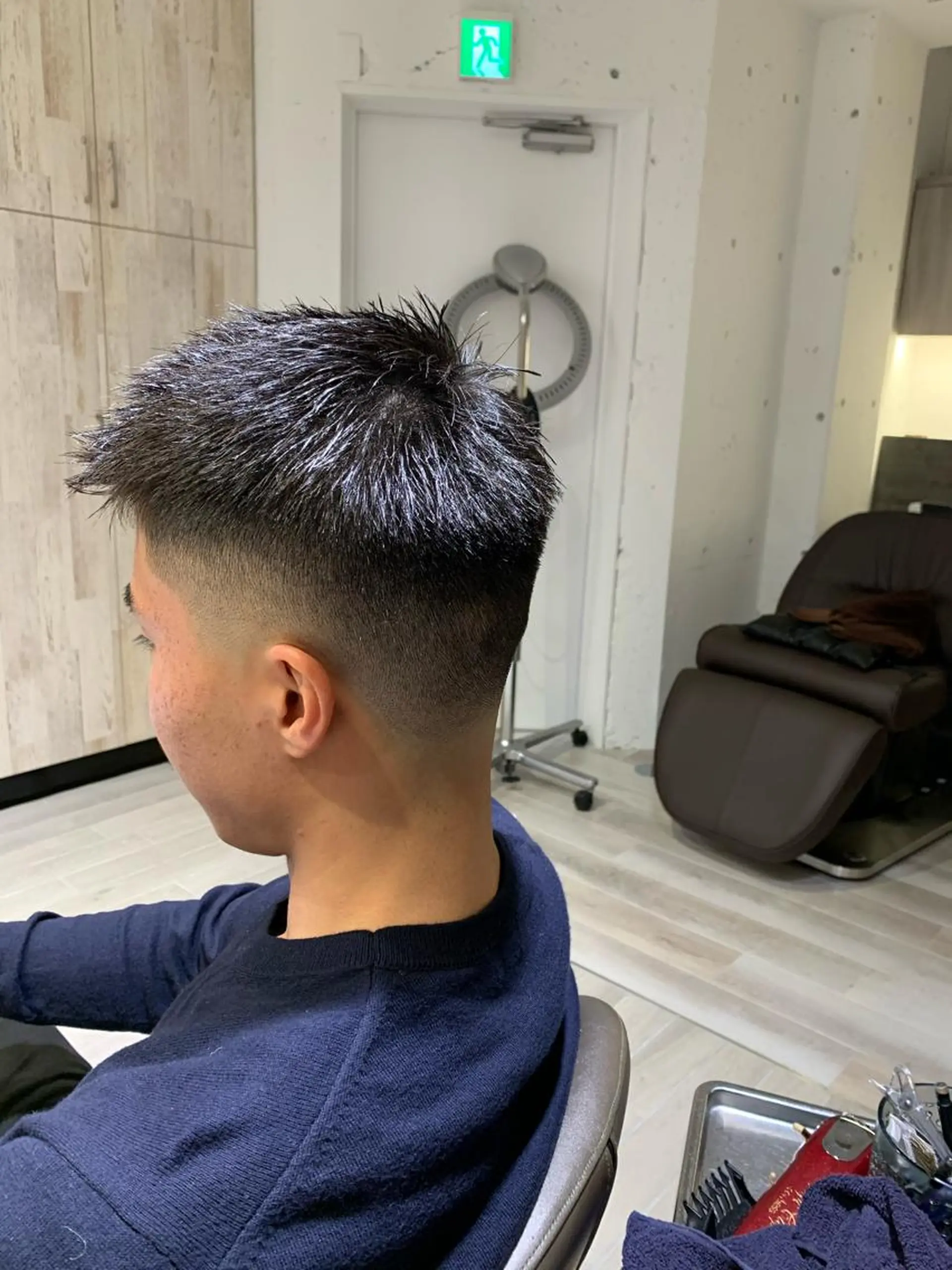 ショート カット 岡本 勇輝のヘアスタイル