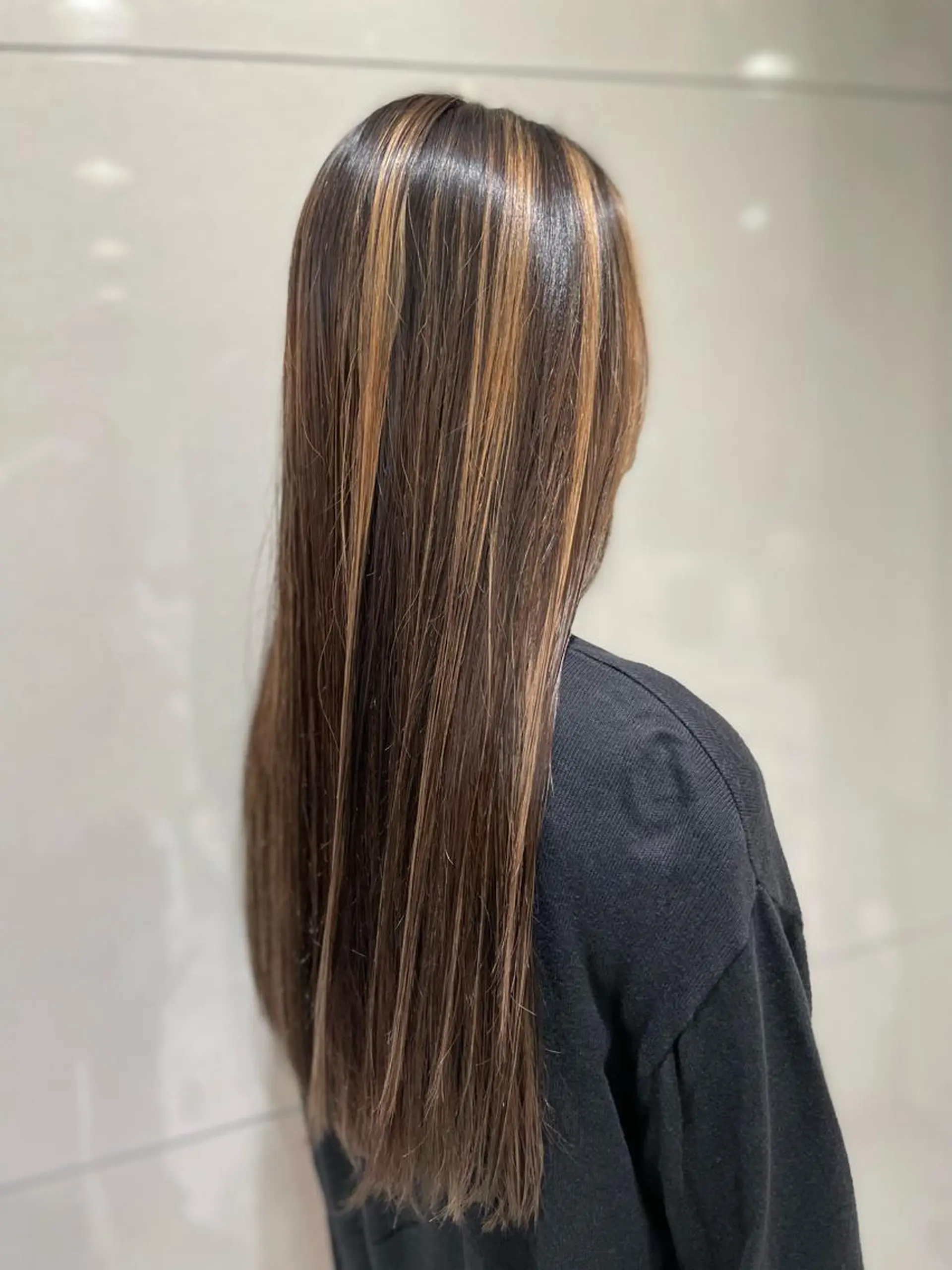 ロング カラー ベージュカラー ハイライトカラー ハイライト AGU hair vigor 三条店所属・AGU 三条店 林　雄のヘアスタイル