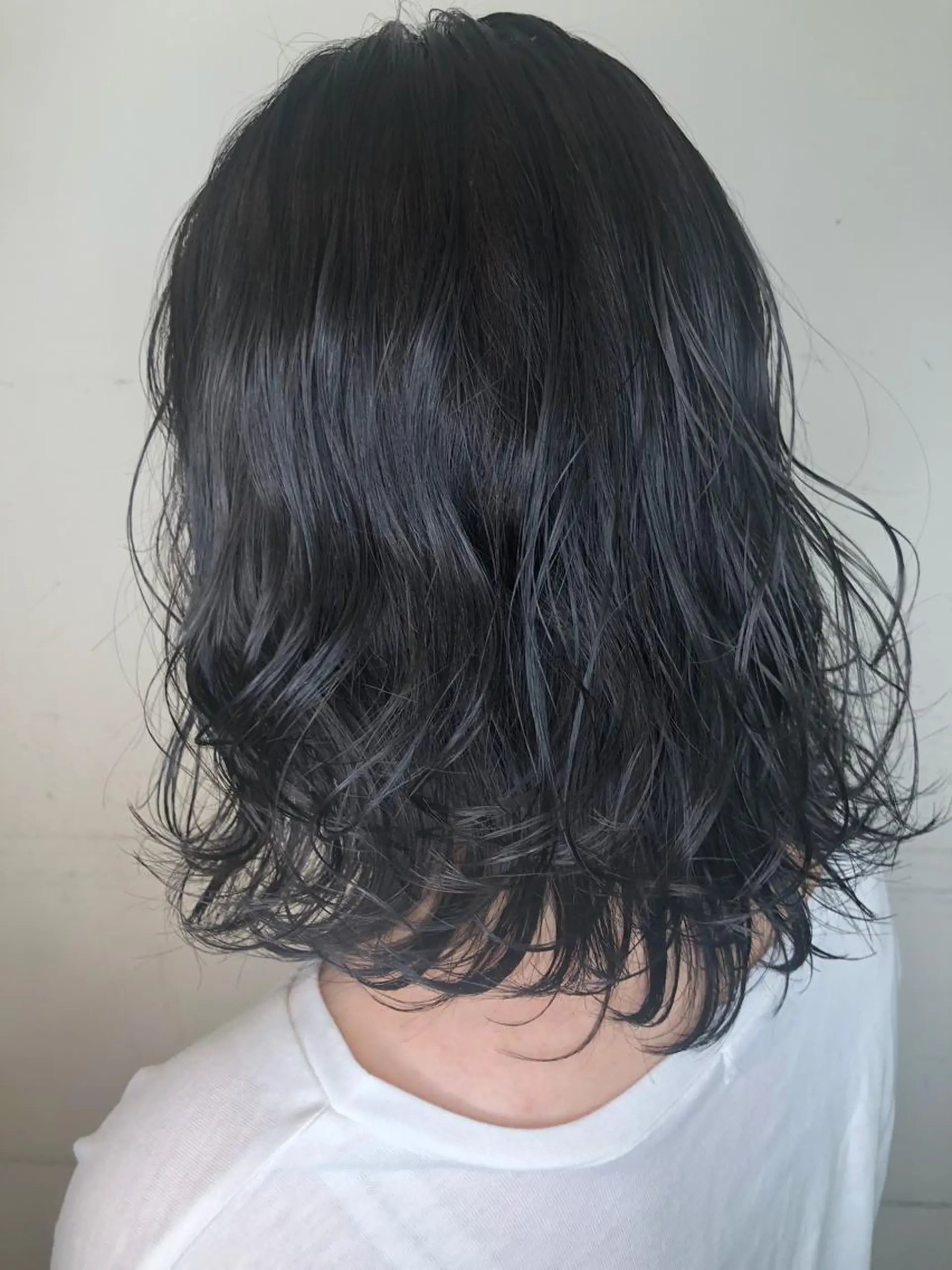 ミディアム カラー アッシュ ダークアッシュ 西本 夏美のヘアスタイル