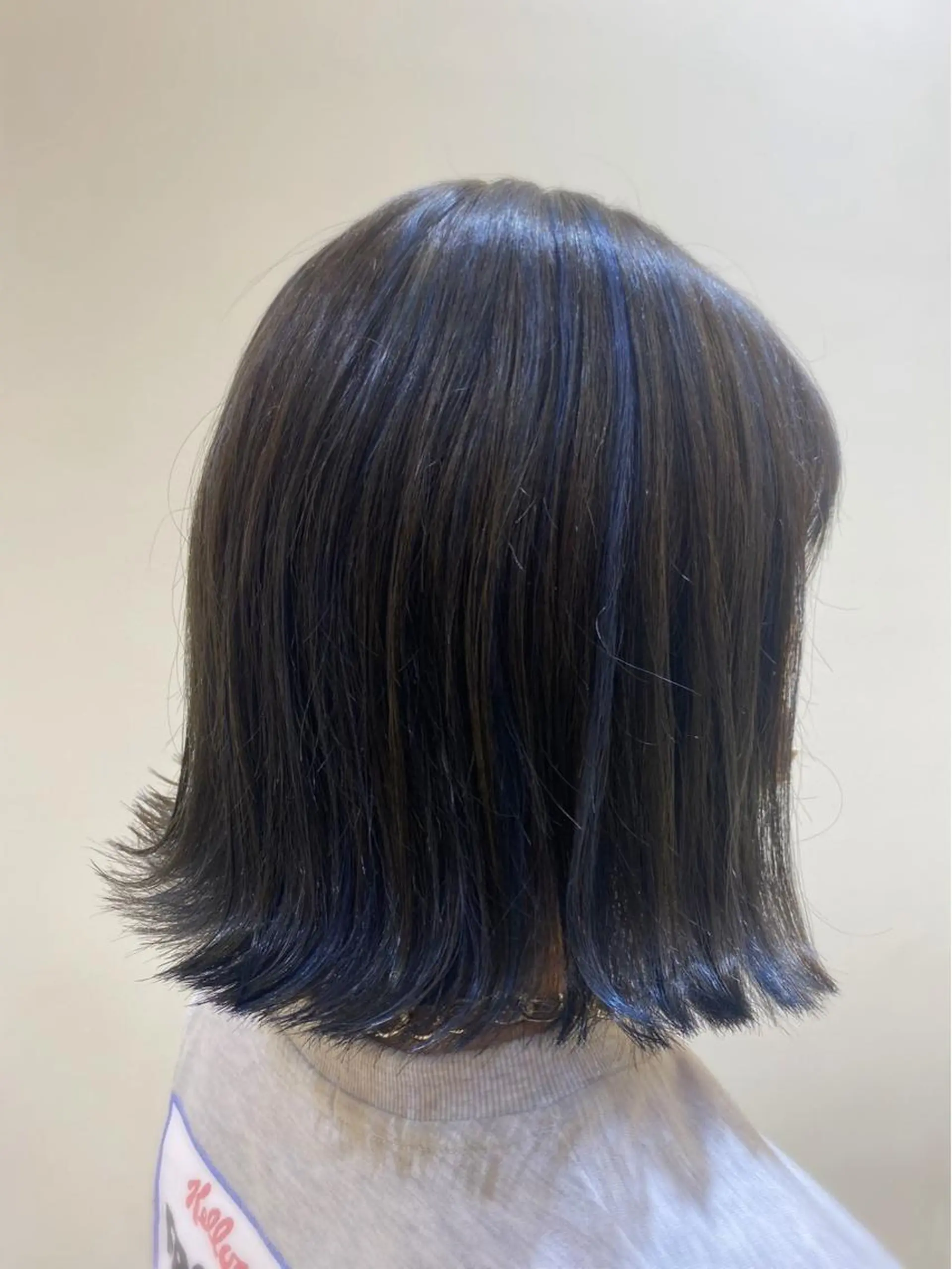 ミディアム カラー ブルーカラー ハイライトカラー ハイライト カット ヘアカラー デザインレイヤー💗 木村実樹のヘアスタイル
