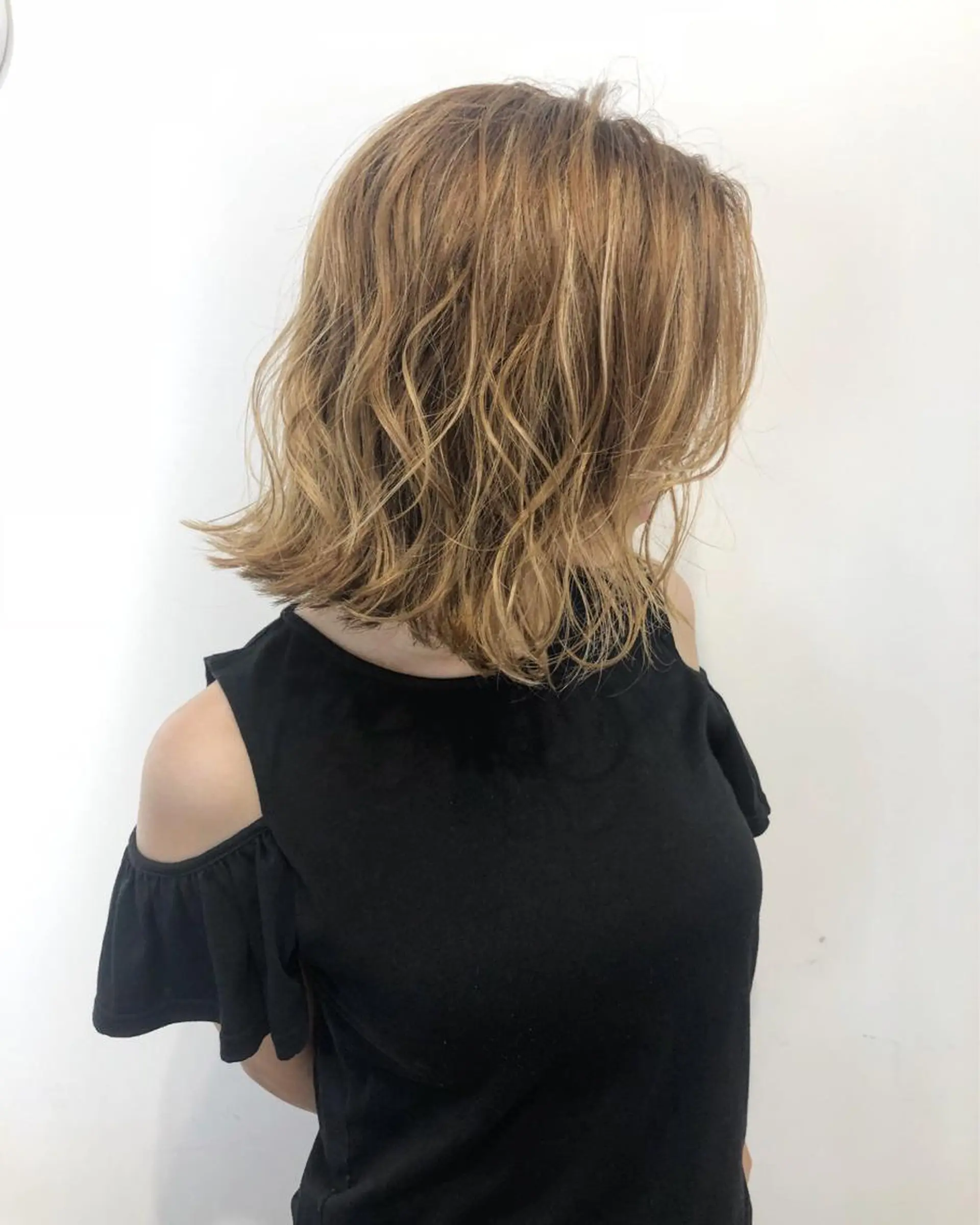 ミディアム カラー アッシュ ハイトーンカラー カット ヘアカラー grow恵比寿【グロウ】髪質改善/ハイライト/ブリーチ/レイヤーカット所属・奥野 貴史　代表　レイヤーのヘアスタイル