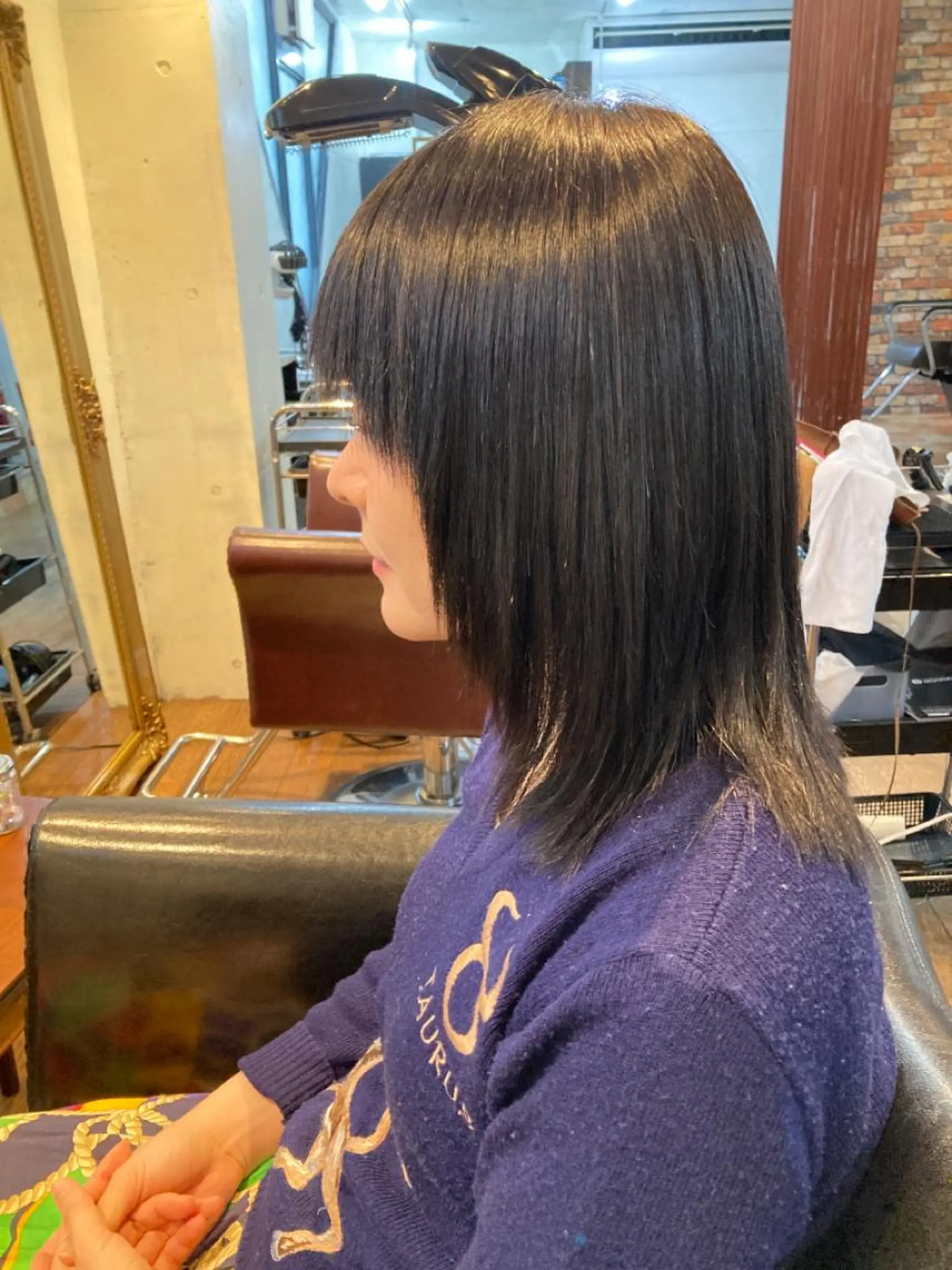 ミディアム カラー パーマ 黒髪 ネイビーカラー corona hairdesign KAZUE MAEDA所属・マエダ　カズエ🫶 coronahairのヘアスタイル
