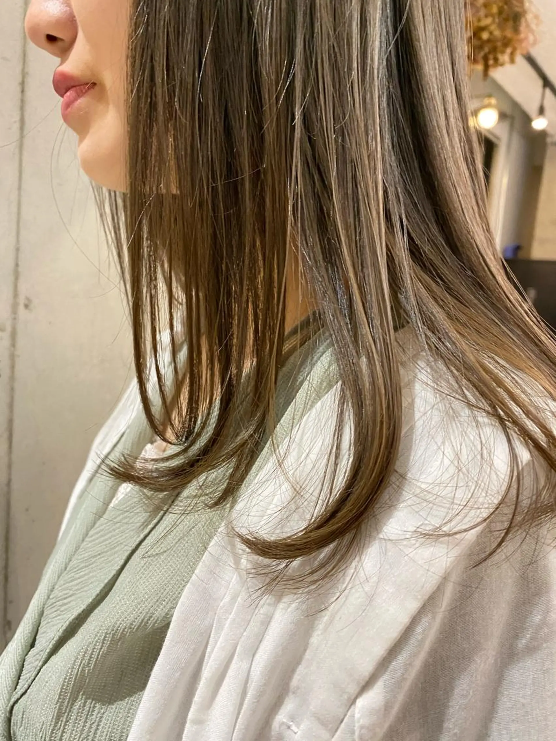 セミロング カラー 透明感カラー 🩰asumiのヘアスタイル