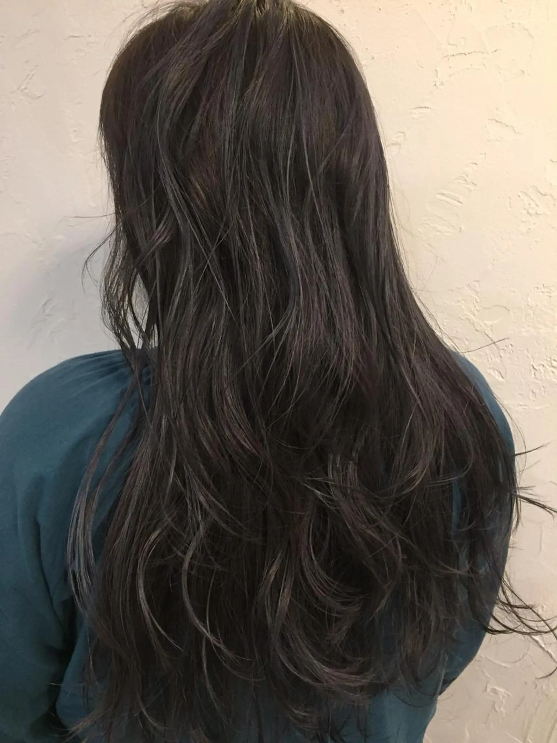 ロング カラー 韓国レイヤー外国人風 透明感カラー髪質改善のヘアスタイル