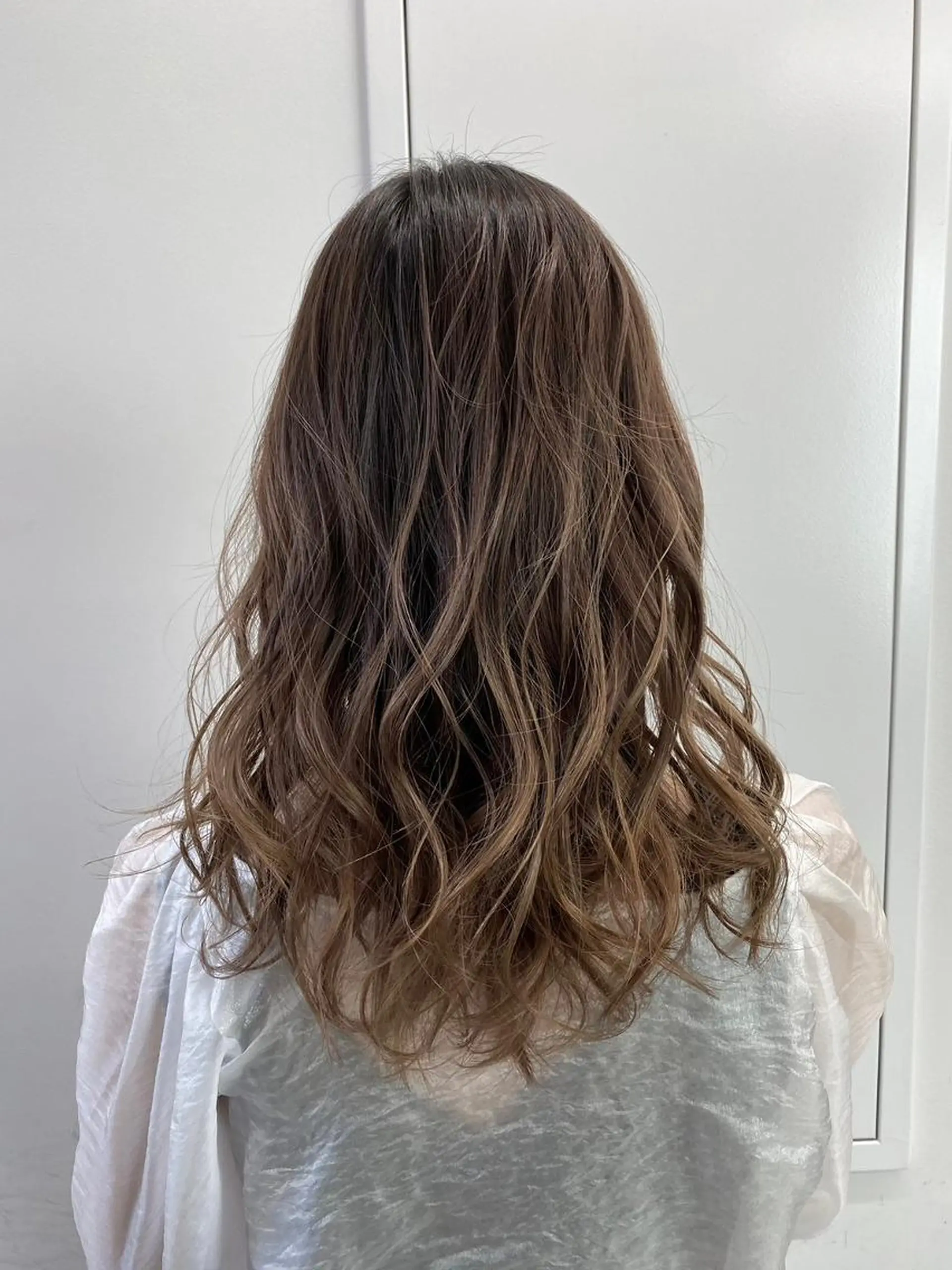 セミロング ウルフカット 公式 Ease by amble luxeのヘアスタイル