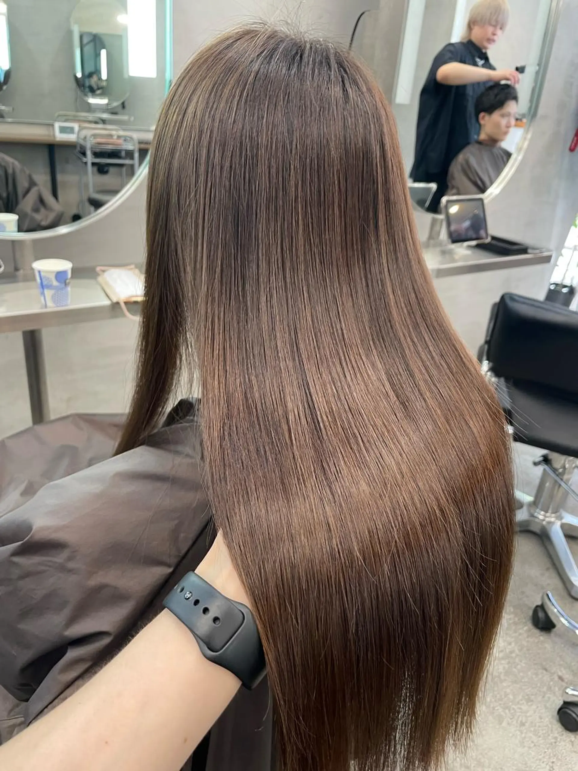 ミディアム カラー パーマ ヘアアレンジ メンズ キッズ ネイル マツエク・マツパ アイブロウ カット 縮毛矯正 トリートメント 高山🐬髪質改善 池袋で縮毛矯正のヘアスタイル