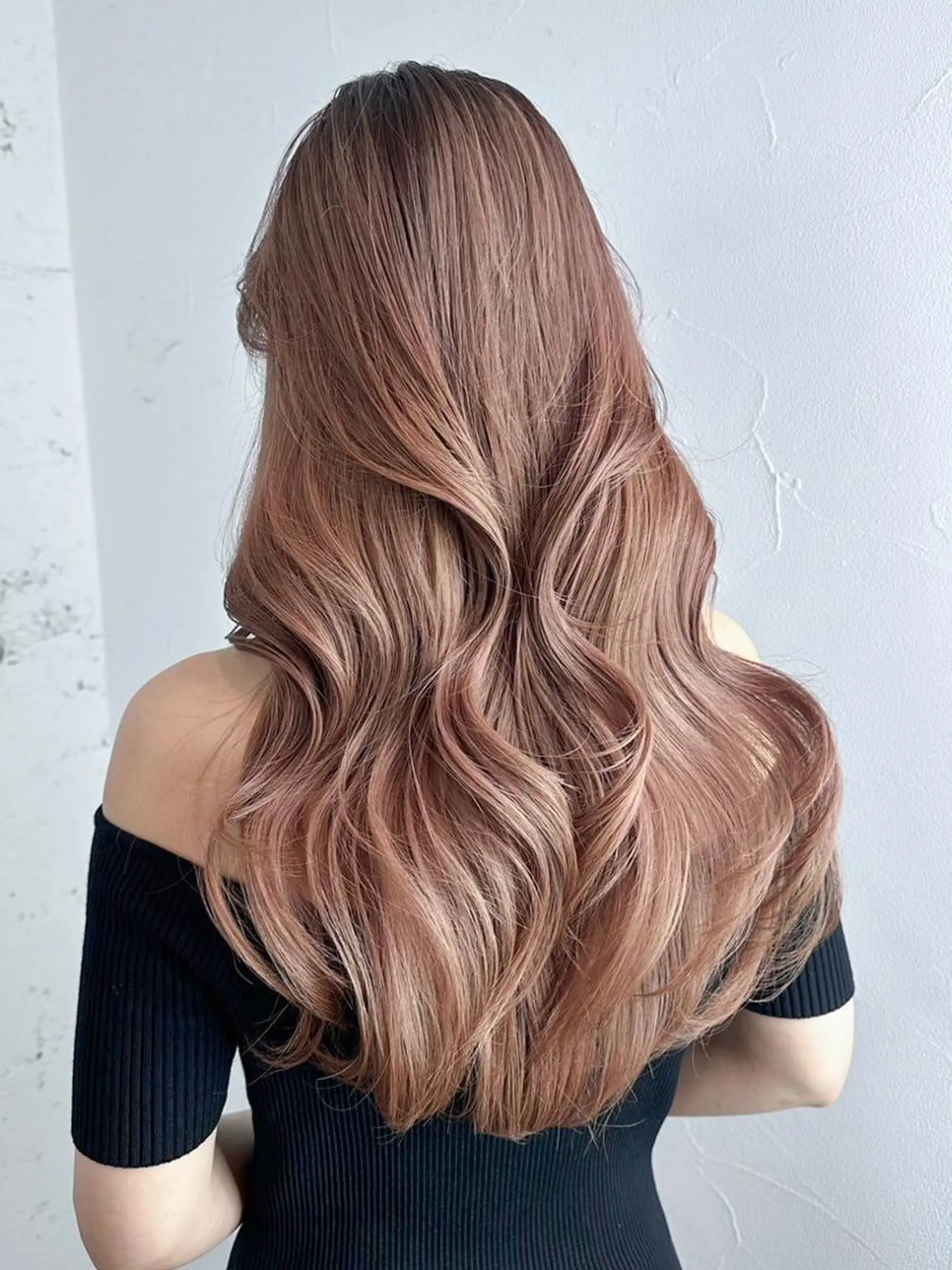カラー セミロング ピンクカラー レイヤーカット カット ヘアカラー トリートメント ITby ALBUM 北千住店のヘアスタイル