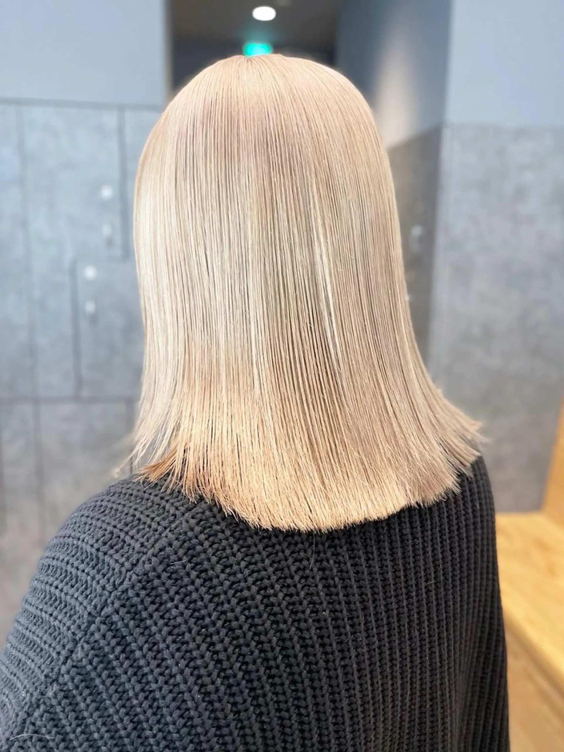 ミディアム カラー ベージュカラー ホワイトベージュ カット ヘアカラー トリートメント ITbyALBUM 松戸のヘアスタイル