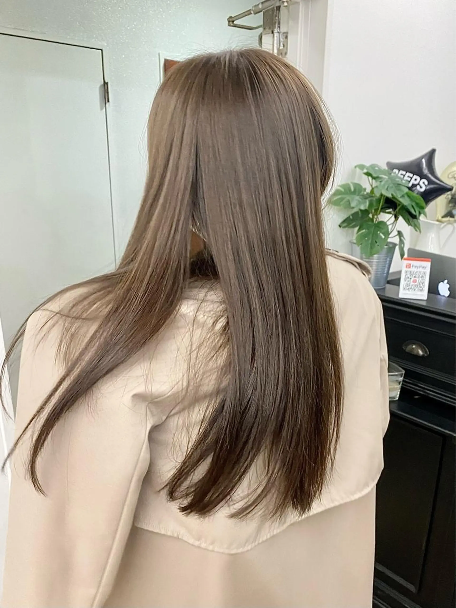 ロング カラー アッシュ アッシュブラウン バレイヤージュ ベージュカラー 黒髪 韓国風×透明感カラー 髪質改善オタベシンヤのヘアスタイル