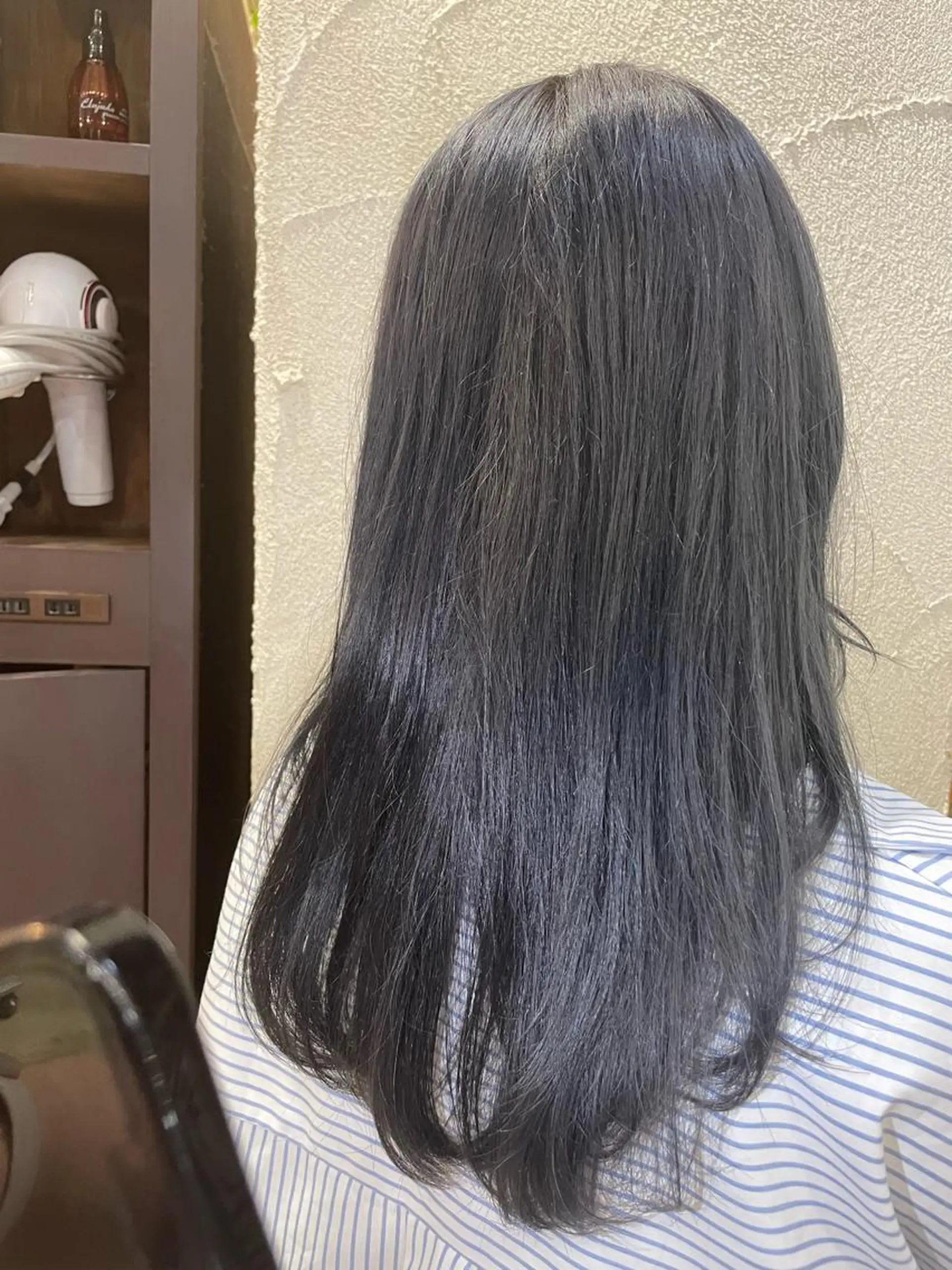 ロング カラー 黒髪 ブリーチ ブルーカラー ブルーブラック ash  takasaki所属・大塚 友茉のヘアスタイル