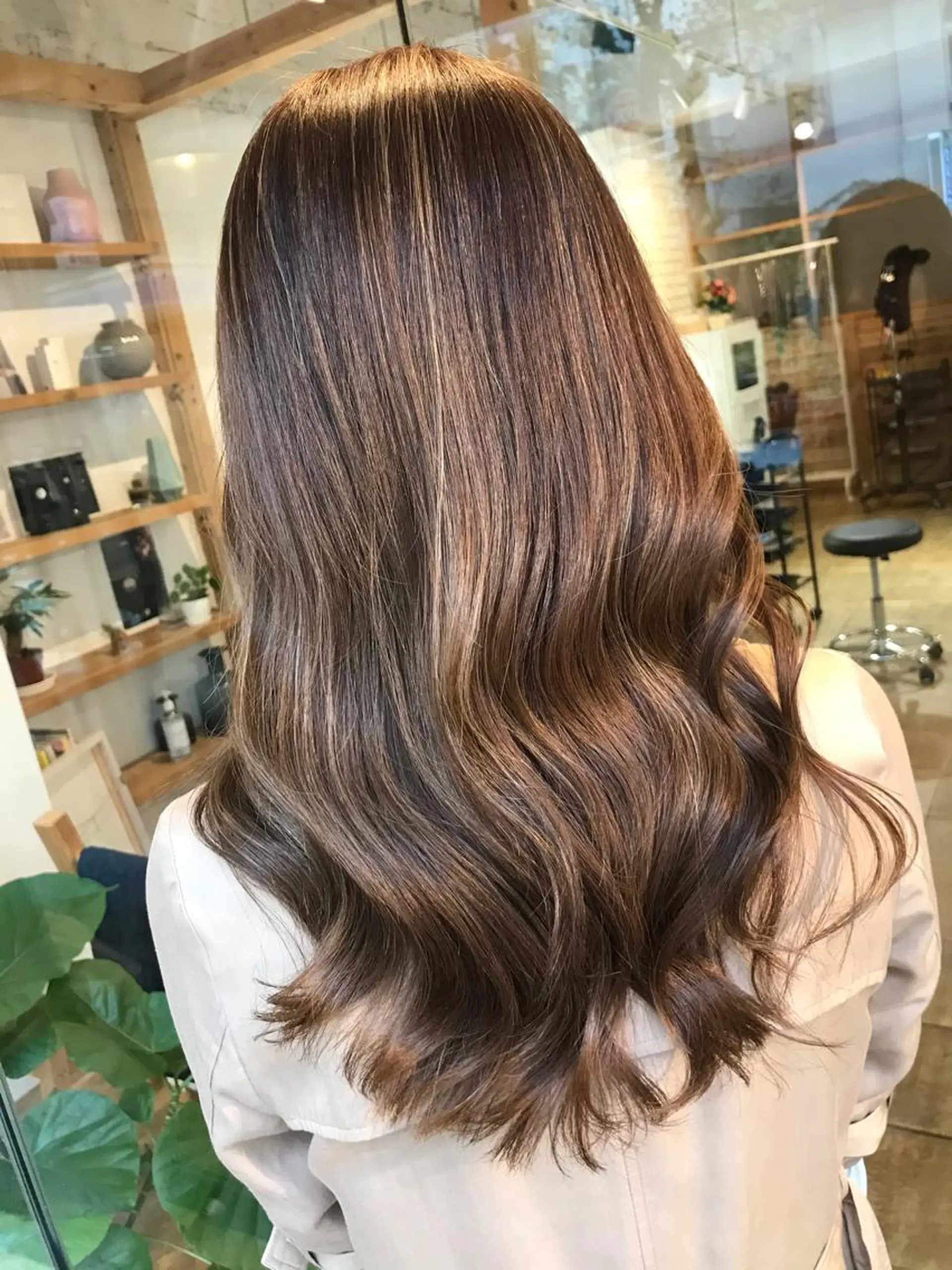 セミロング ハイライト 渋谷 ミモザワークス タニグチヨシユキのヘアスタイル