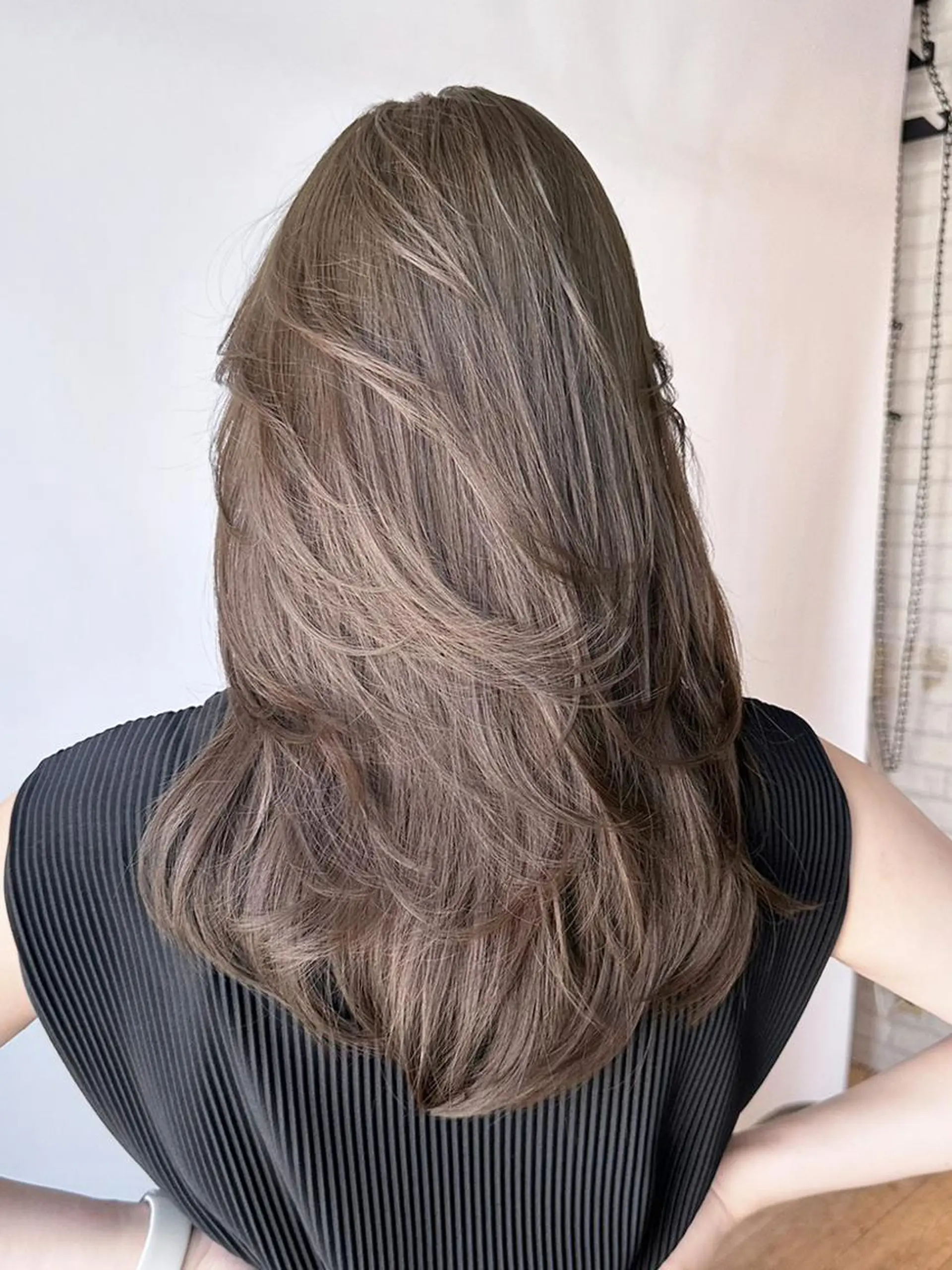 カラー ロング グレージュ ヘーゼル レイヤーカット カット ヘアカラー トリートメント ITby ALBUM 北千住店のヘアスタイル