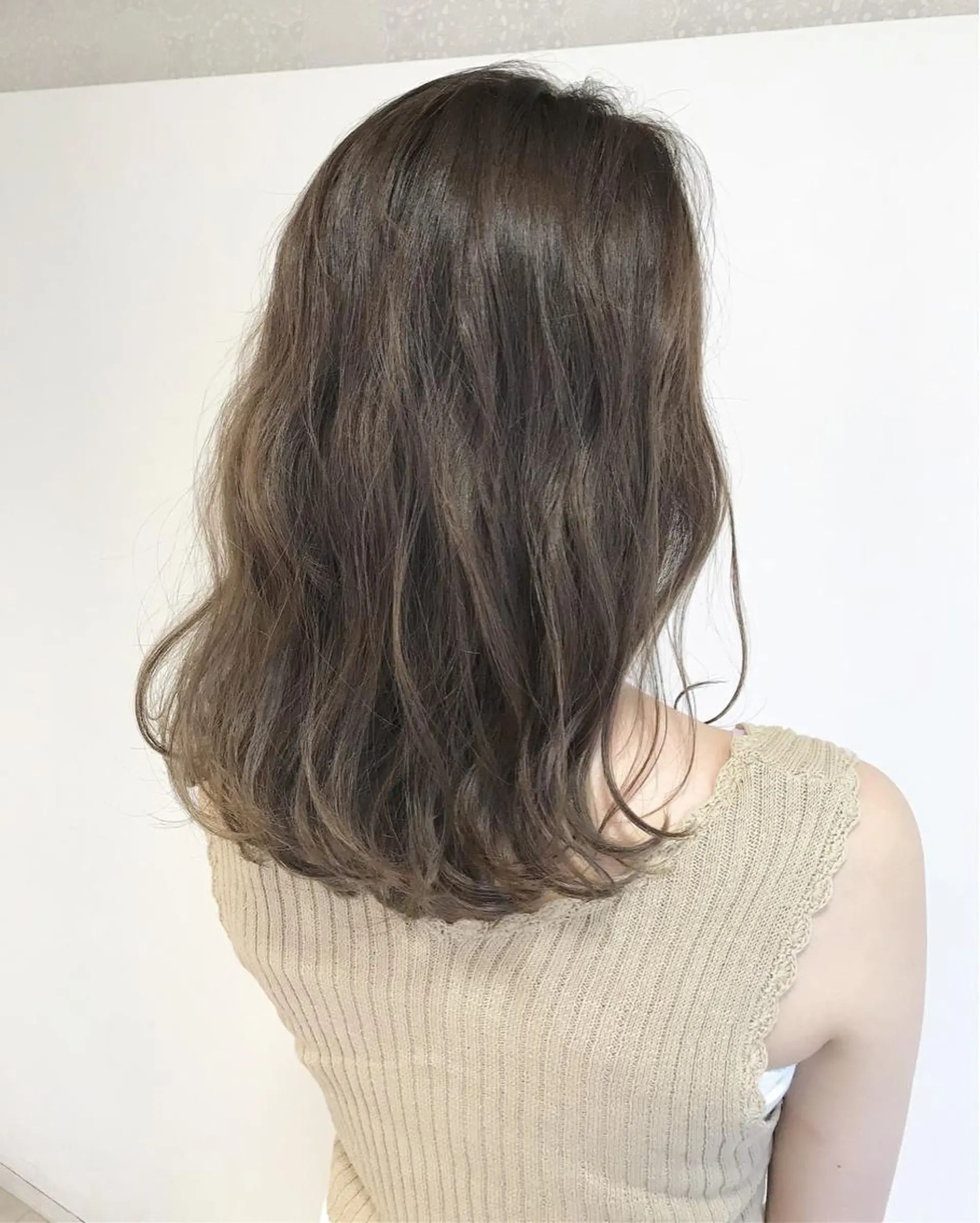 セミロング カラー アッシュ イルミナカラー chiyo yasuのヘアスタイル