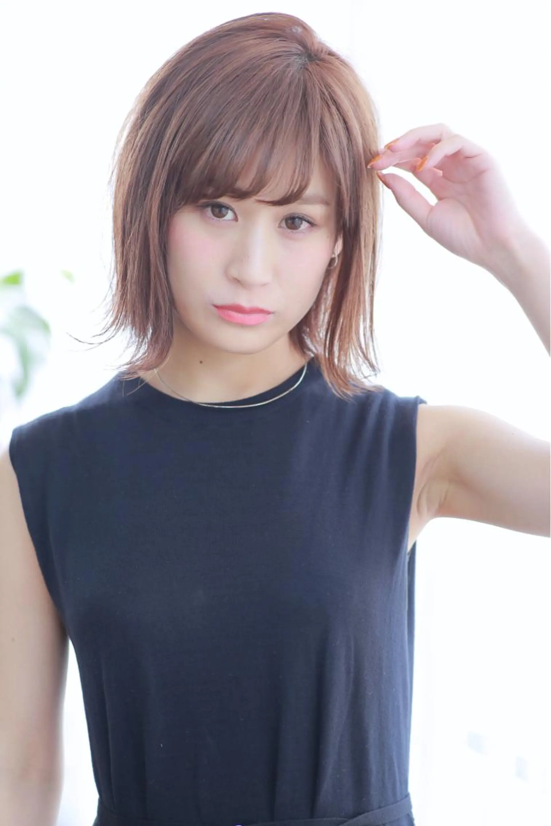 ショート カラー パーマ ヘアアレンジ ブリーチ 透明感カラー グラデーションカラー グレージュ ボブ 推し活専用 【派手髪】飯野ゆかりのヘアスタイル