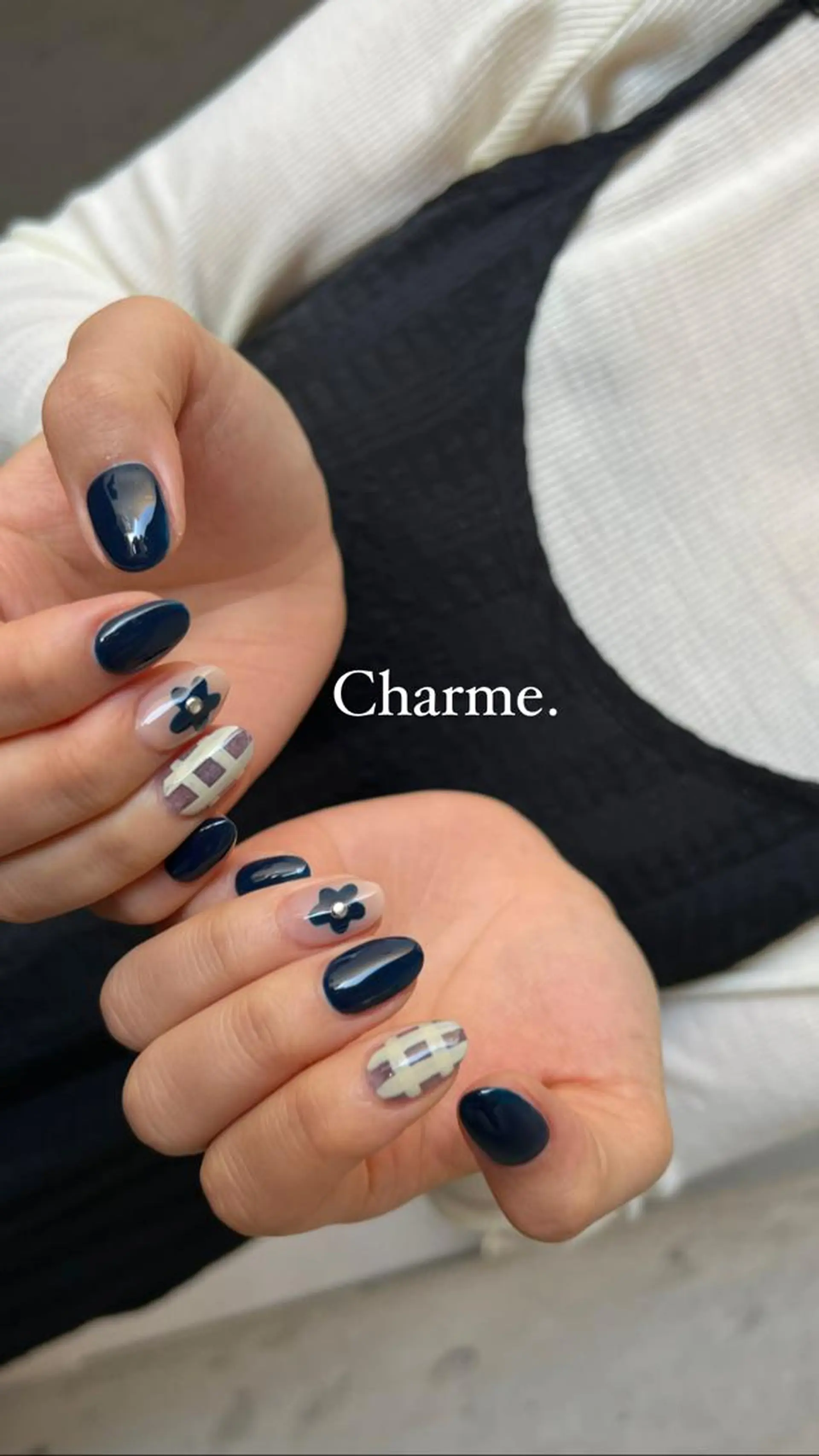 ネイル 持ち込み ネイビー ニュアンスネイル 冬ネイル ハンドネイル ハンドケア Charme. NOBUKOのネイルデザイン