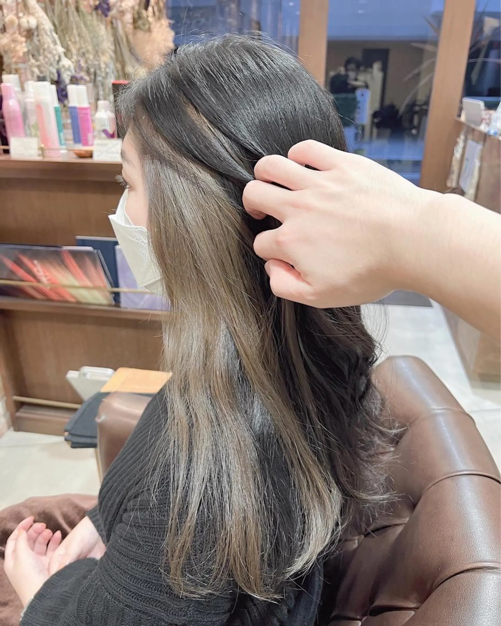 セミロング ✨ミニモ限定価格◎ ブリーチ無しカラーのヘアスタイル