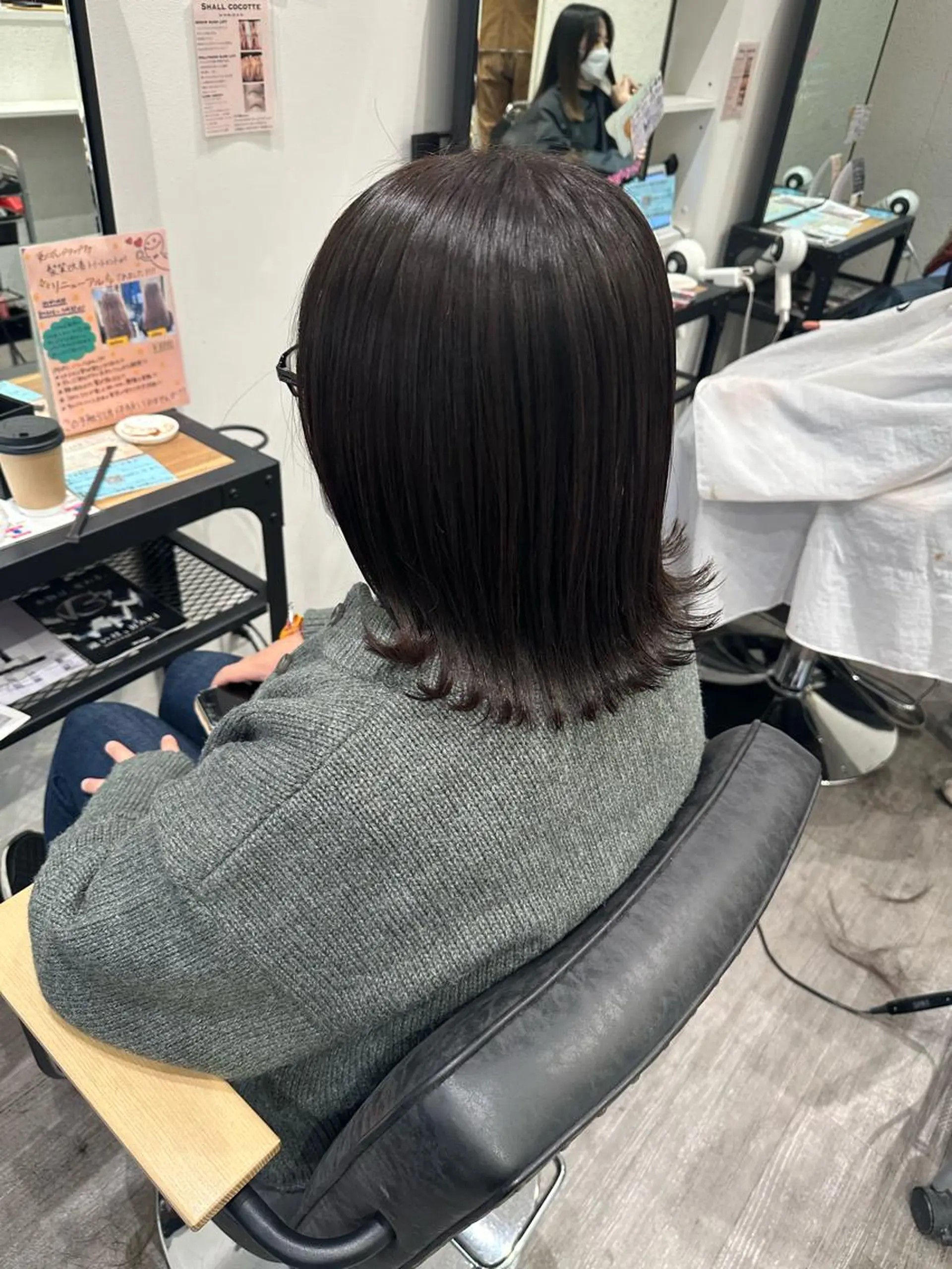 ミディアム カラー グレージュ オリーブグレージュ オリーブグレー カット ヘアカラー トリートメント 上田 紗也のヘアスタイル