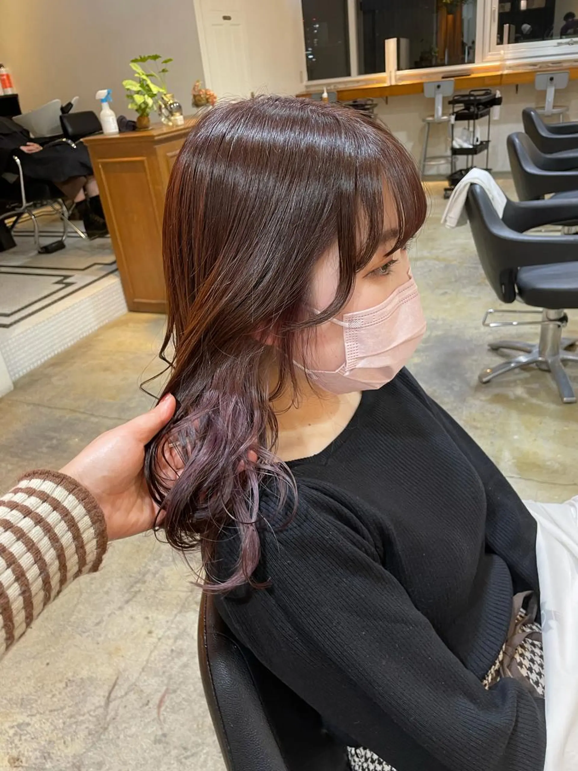 ミディアム カラー ブリーチ ラベンダーカラー ラベンダーピンク ピンクカラー ヘアカラー トリートメント MIOベージュカラー 柔らかいカラーのヘアスタイル