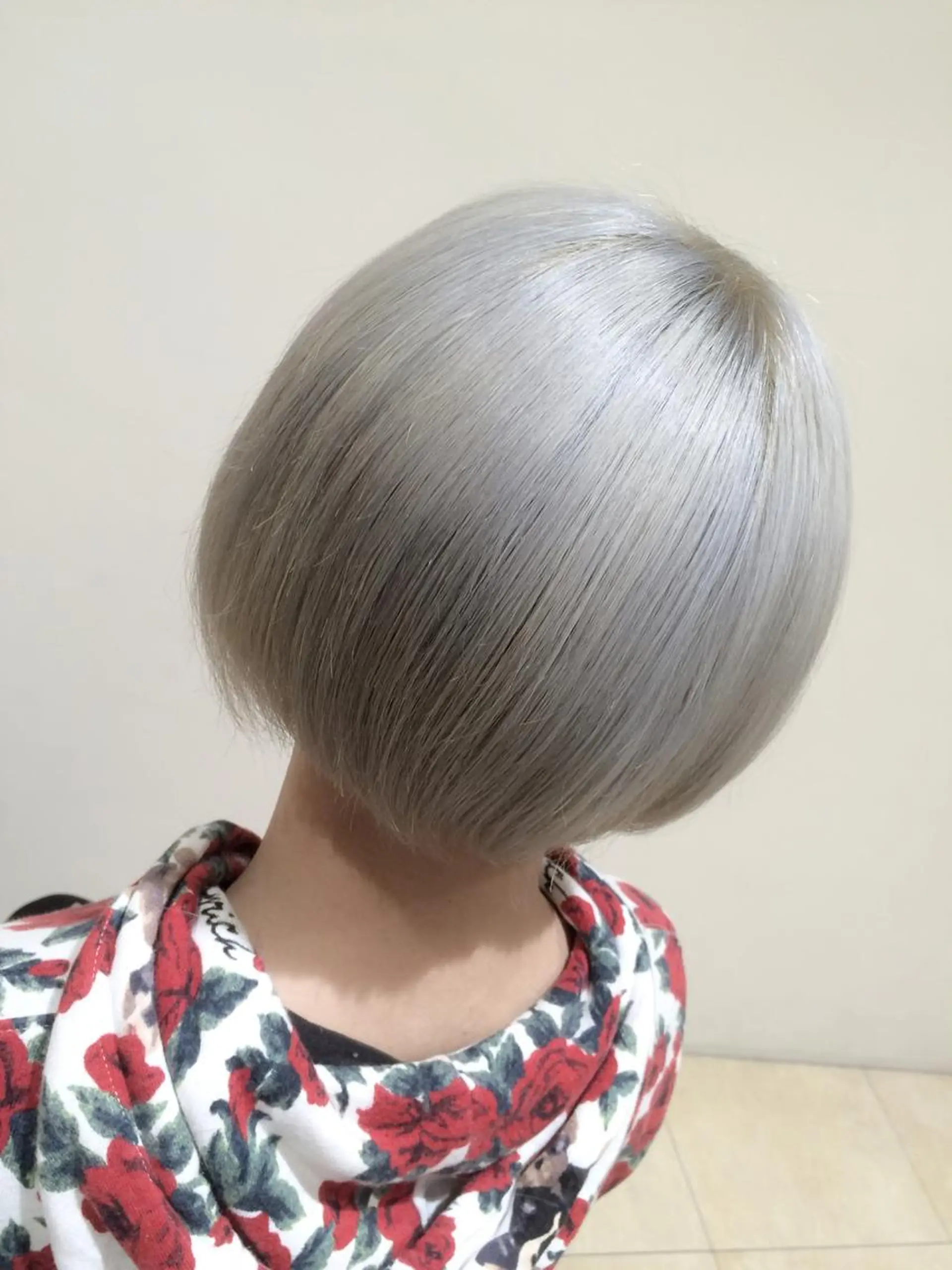 ショート カラー メンズ アッシュ 佐々木 好乃のヘアスタイル