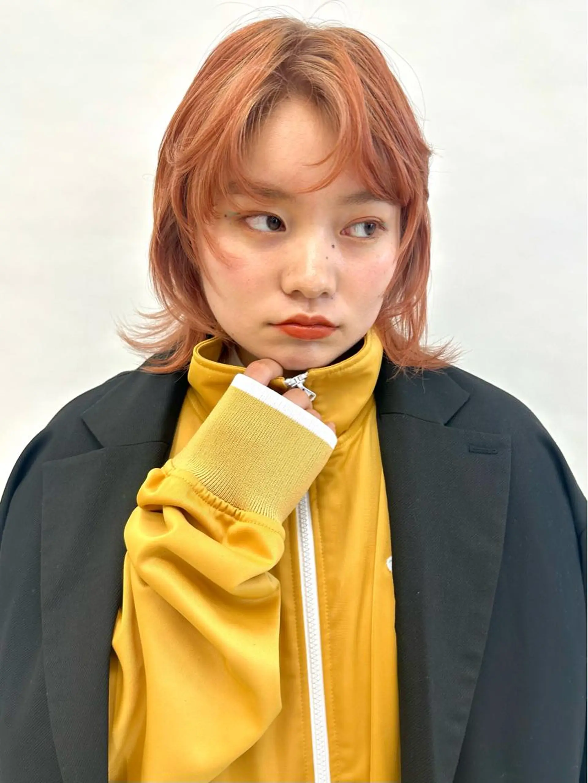 ミディアム カラー raika .のヘアスタイル