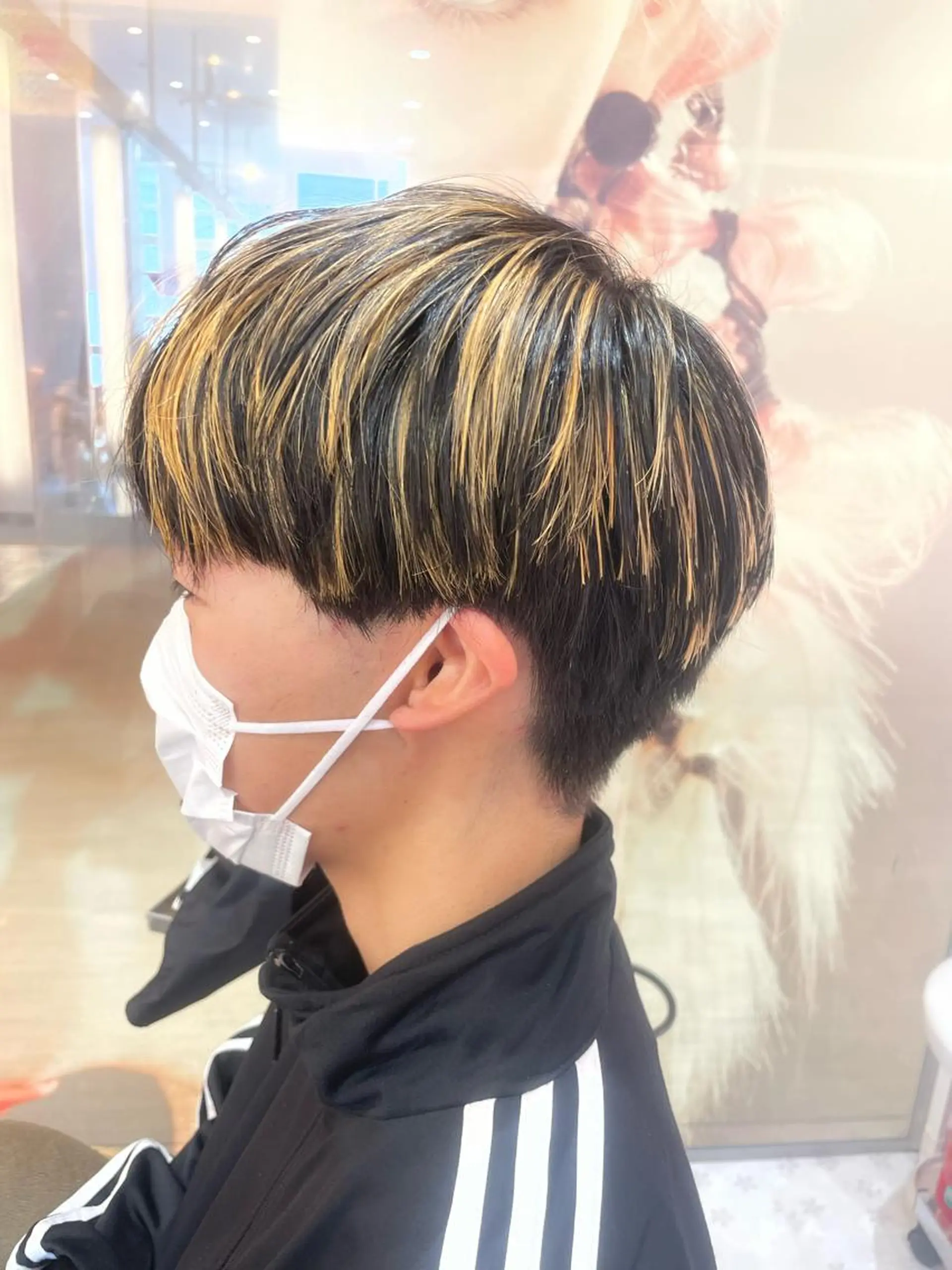 ショート カラー メンズ メンズハイライト メンズメッシュ ハイライトカラー メッシュ ハイライト カット ヘアカラー 佐藤 綾郁のヘアスタイル