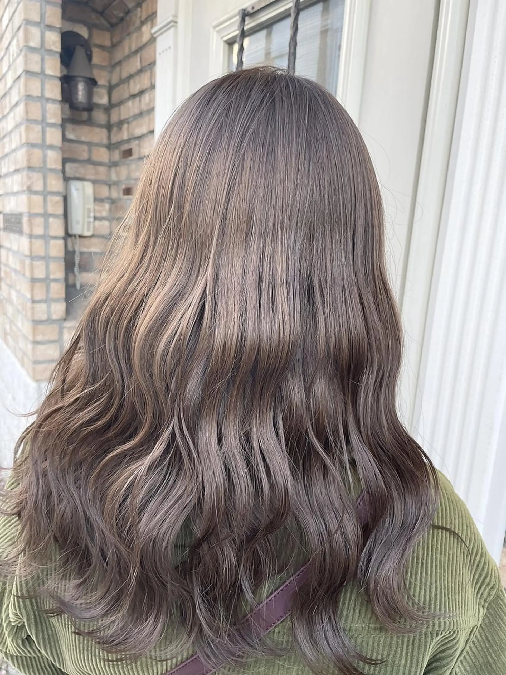 ロング カラー ヘアアレンジ ベージュカラー ラテベージュ ヘアカラー トリートメント 山崎 澪のヘアスタイル