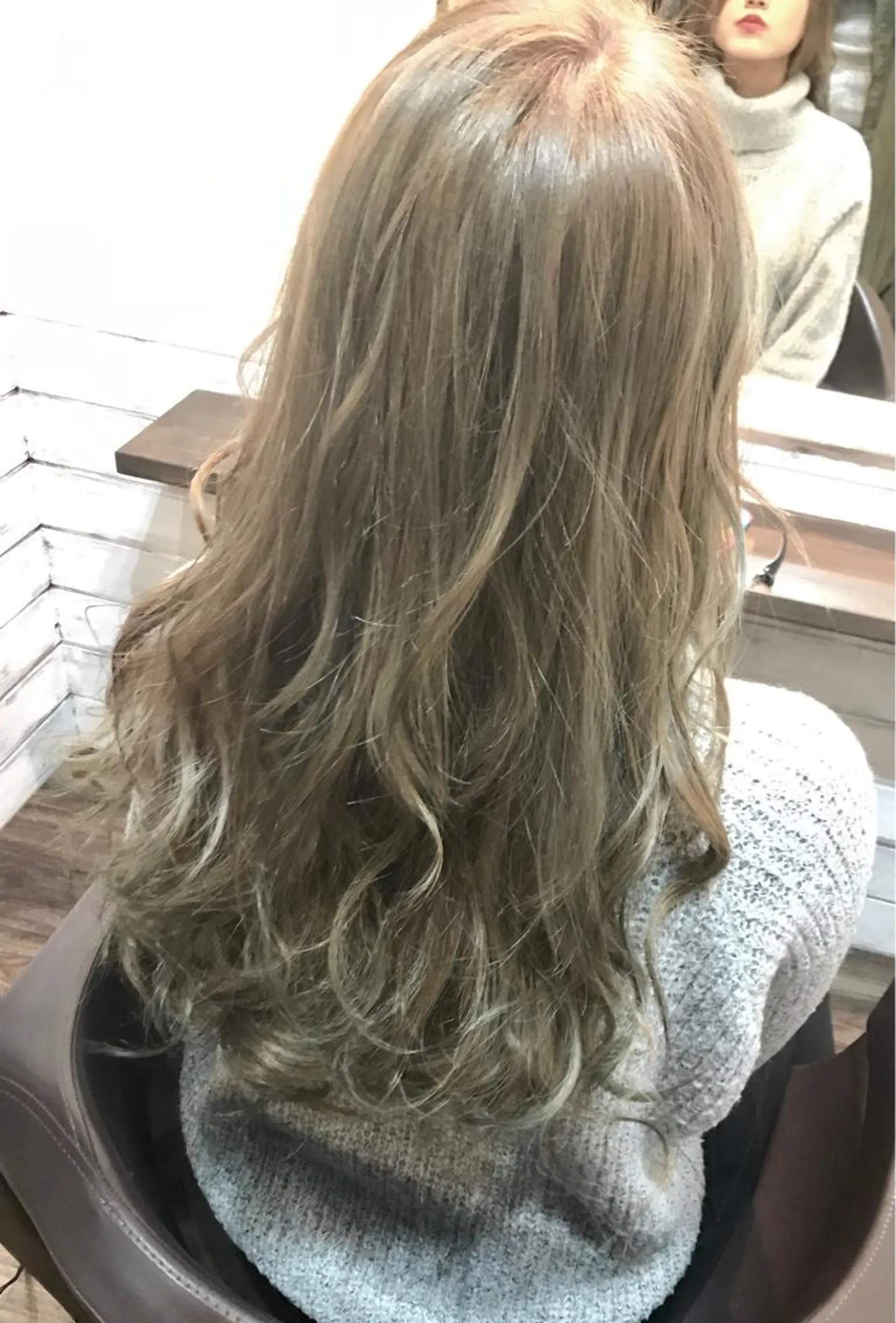 ロング カラー アッシュ ベージュカラー 透明感カラー ミルクティーアッシュ ヘアカラー トリートメント まつげと美容室/ 個室/瀬戸 一菜のヘアスタイル