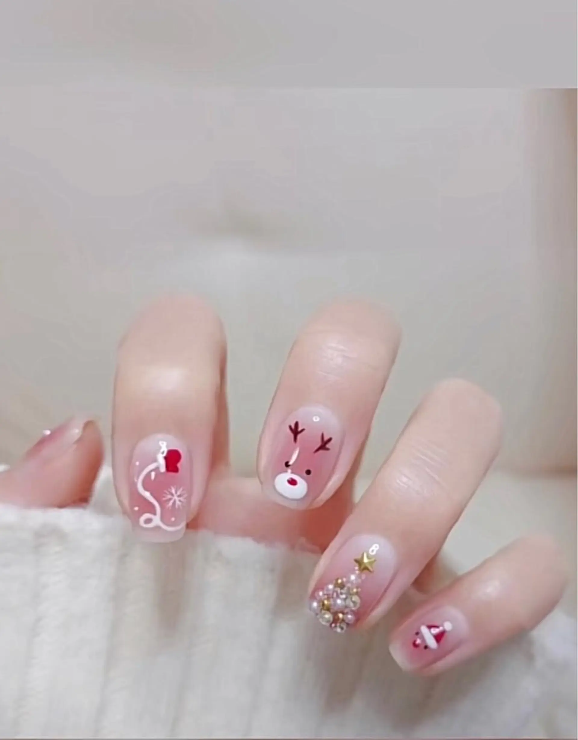 ネイル 冬ネイル クリスマス Fairyフェアリーネイルサロン所属・Fairy フェアリーネイルのネイルデザイン